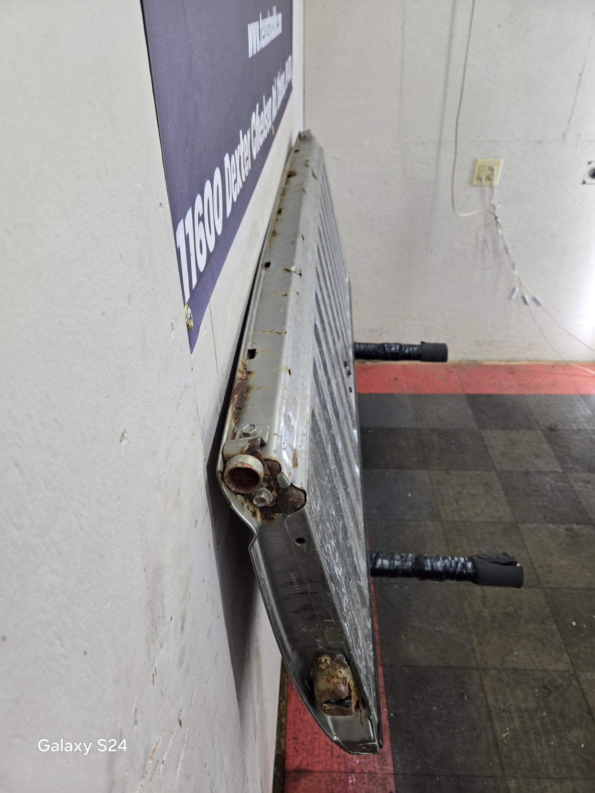 1999-2007 Chevrolet Silverado / GMC Sierra 1500 2500 3500 HD Tailgate