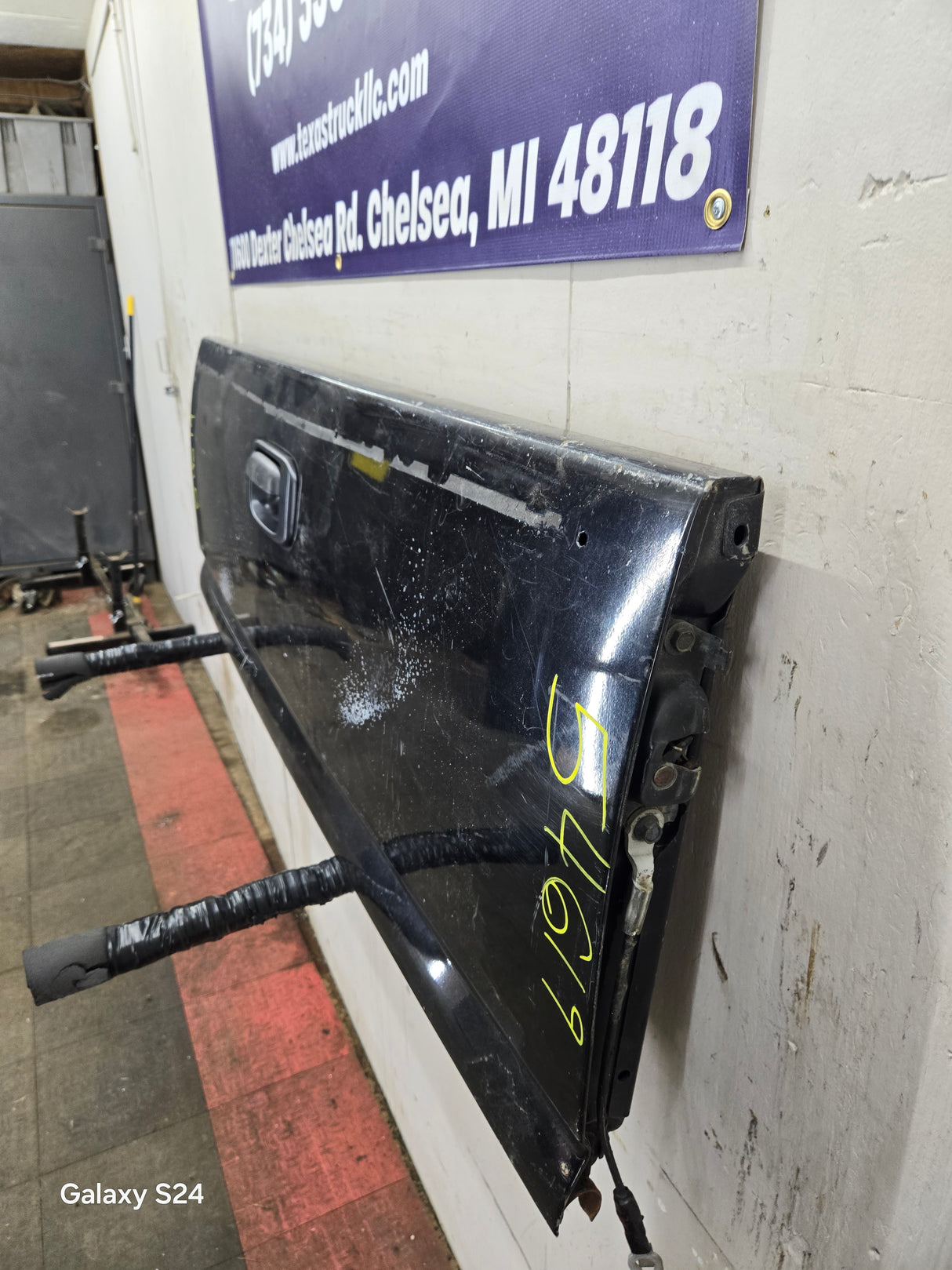 1999-2007 Chevrolet Silverado / GMC Sierra 1500 2500 3500 Tailgate