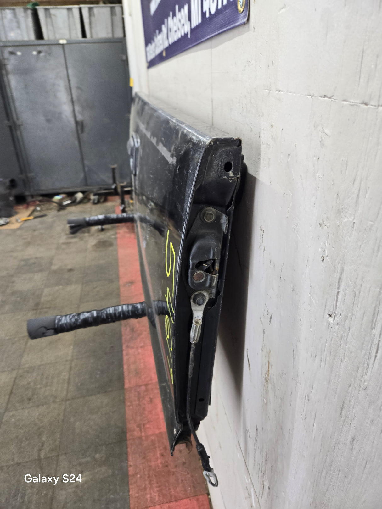 1999-2007 Chevrolet Silverado / GMC Sierra 1500 2500 3500 Tailgate