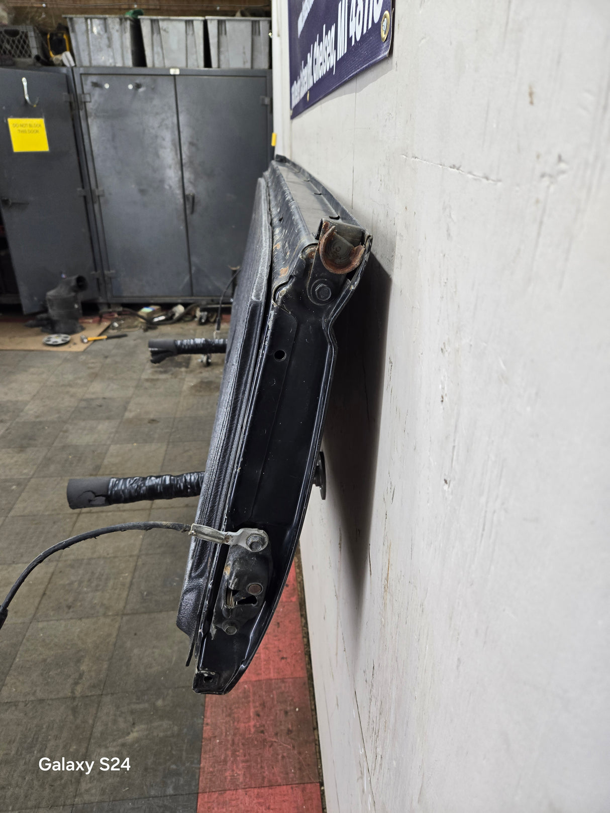 1999-2007 Chevrolet Silverado / GMC Sierra 1500 2500 3500 Tailgate