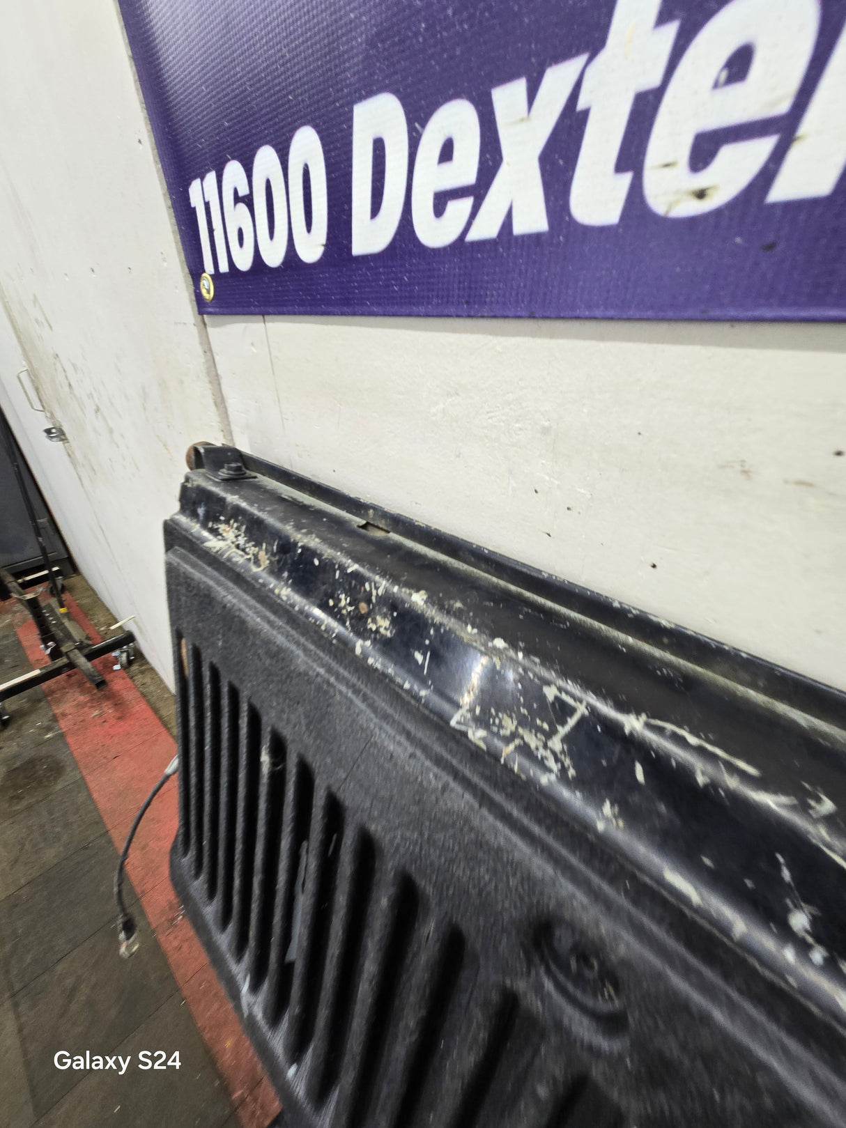 1999-2007 Chevrolet Silverado / GMC Sierra 1500 2500 3500 Tailgate