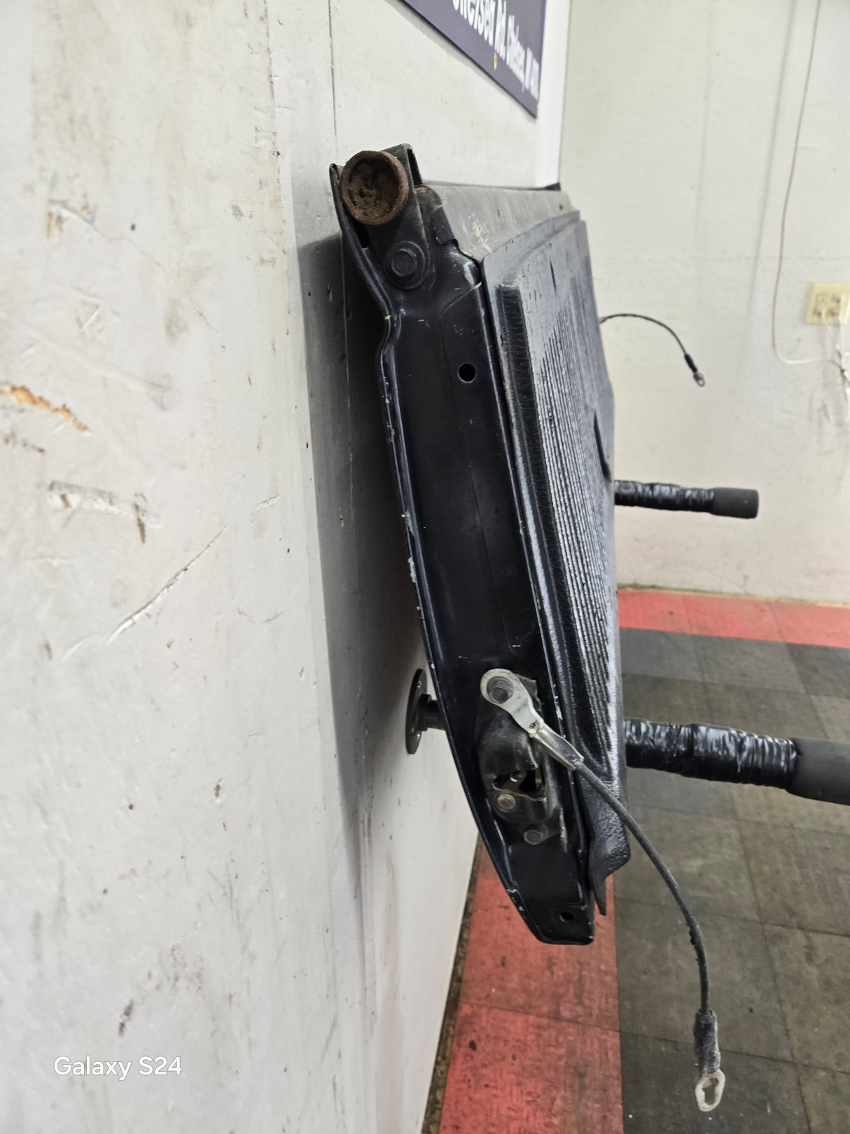 1999-2007 Chevrolet Silverado / GMC Sierra 1500 2500 3500 Tailgate