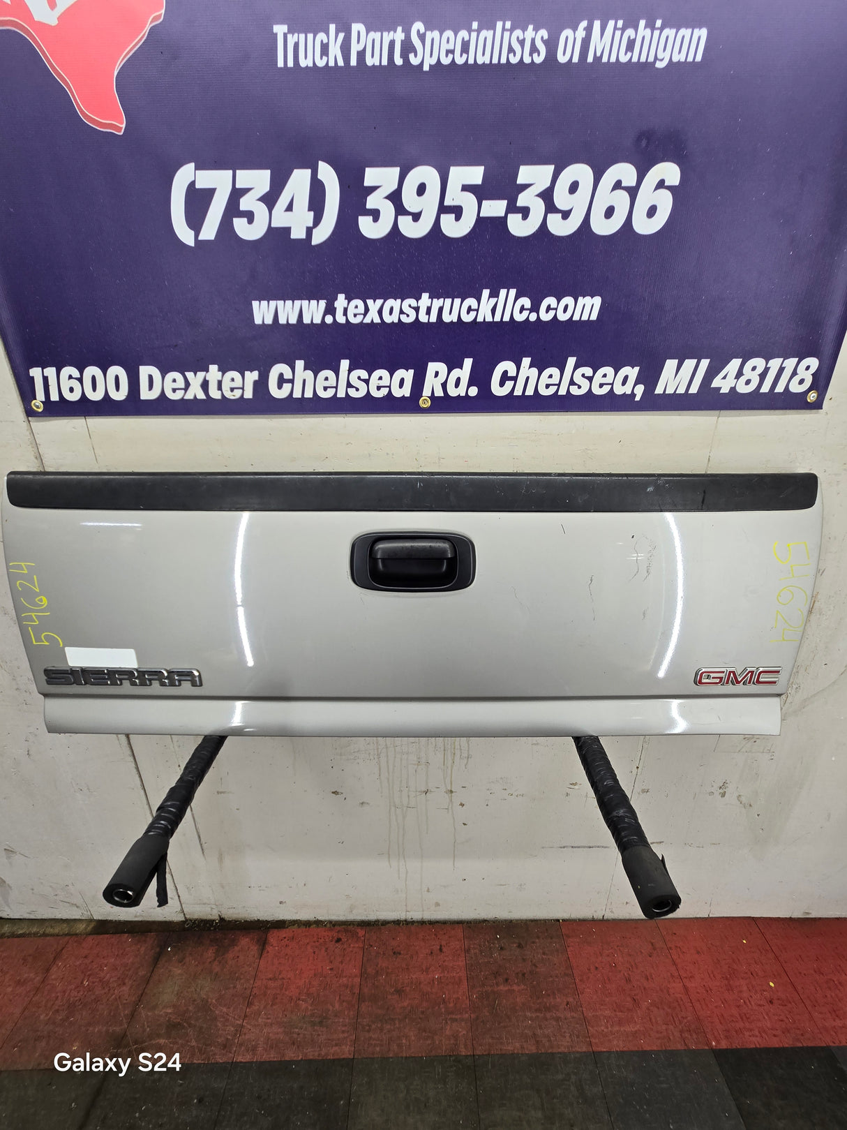 1999-2007 Chevrolet Silverado / GMC Sierra 1500 2500 HD 3500 HD Tailgate