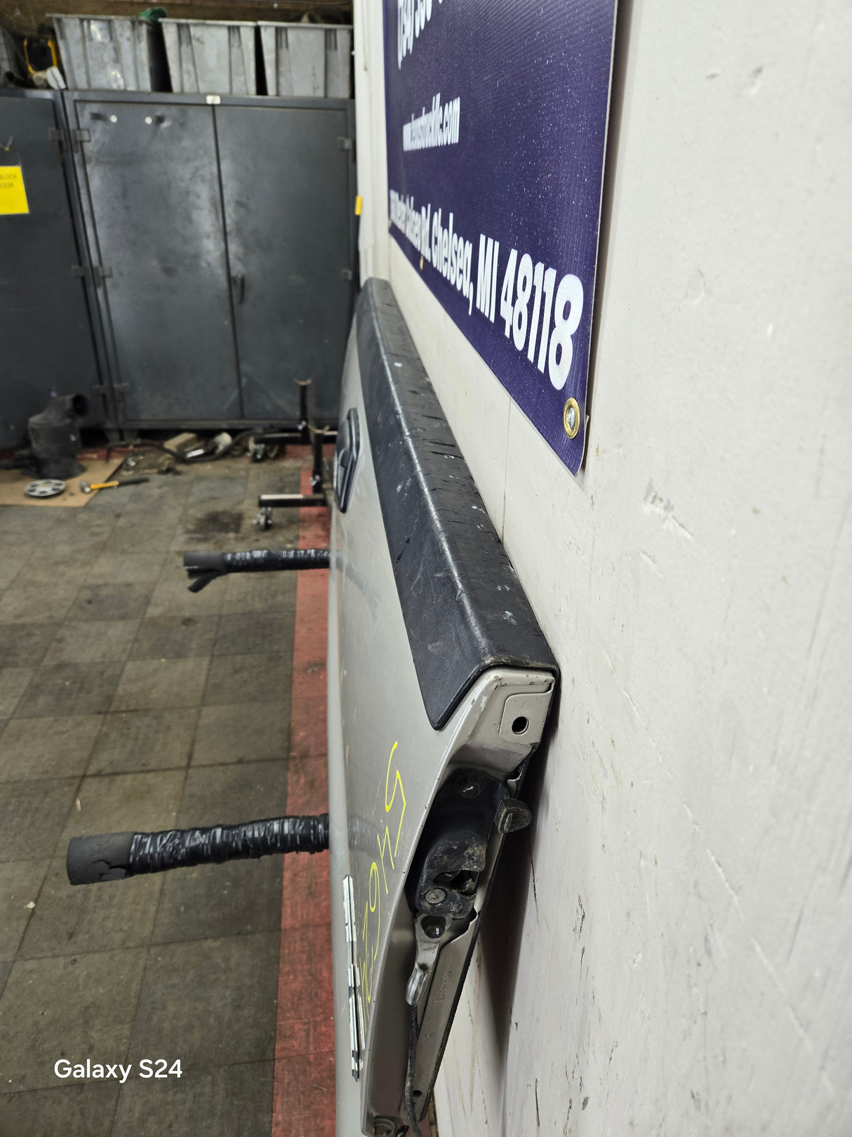 1999-2007 Chevrolet Silverado / GMC Sierra 1500 2500 HD 3500 HD Tailgate