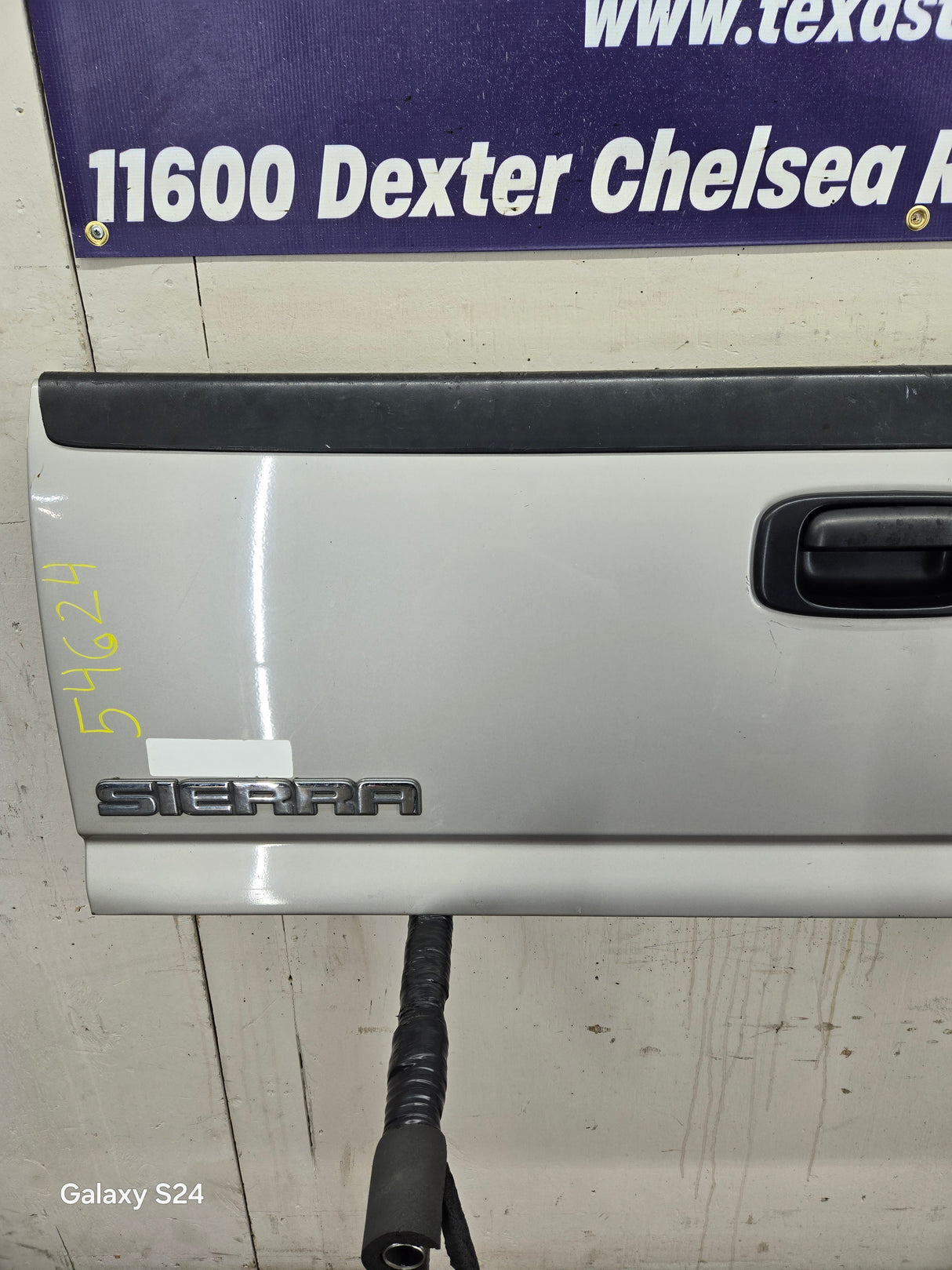 1999-2007 Chevrolet Silverado / GMC Sierra 1500 2500 HD 3500 HD Tailgate