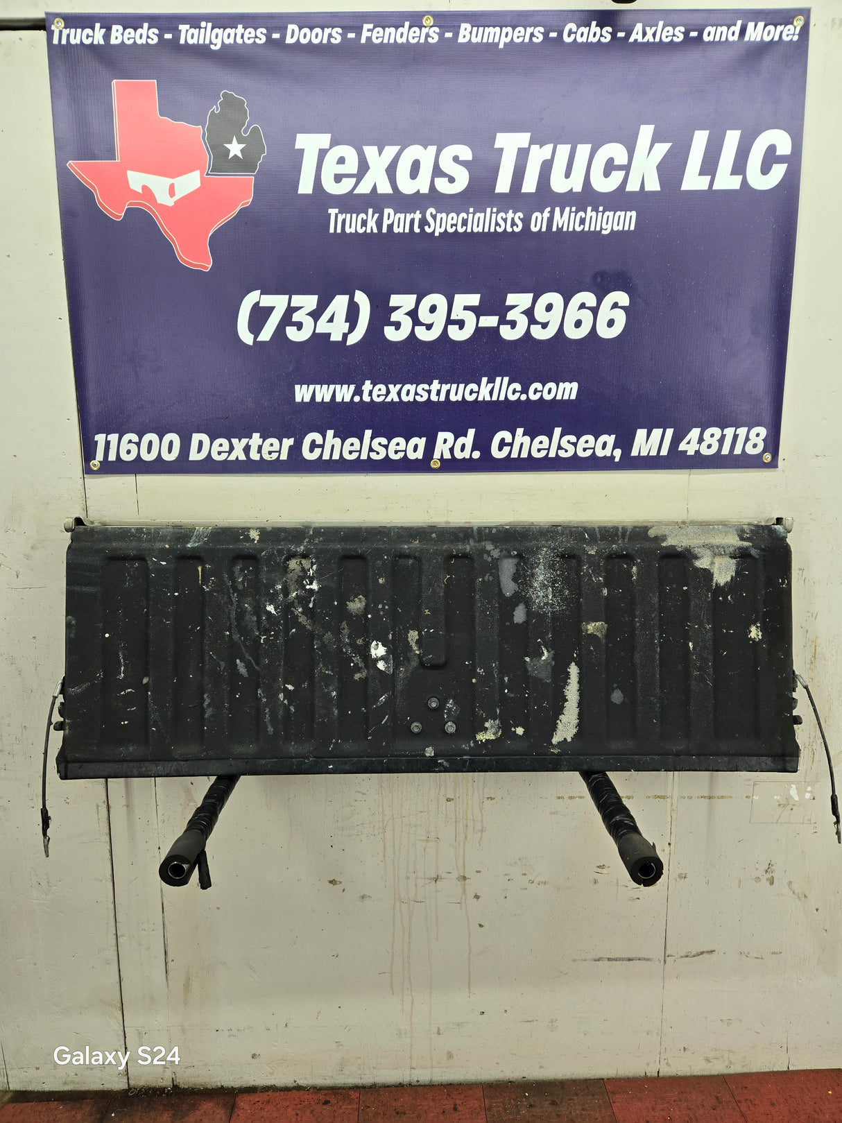1999-2007 Chevrolet Silverado / GMC Sierra 1500 2500 HD 3500 HD Tailgate