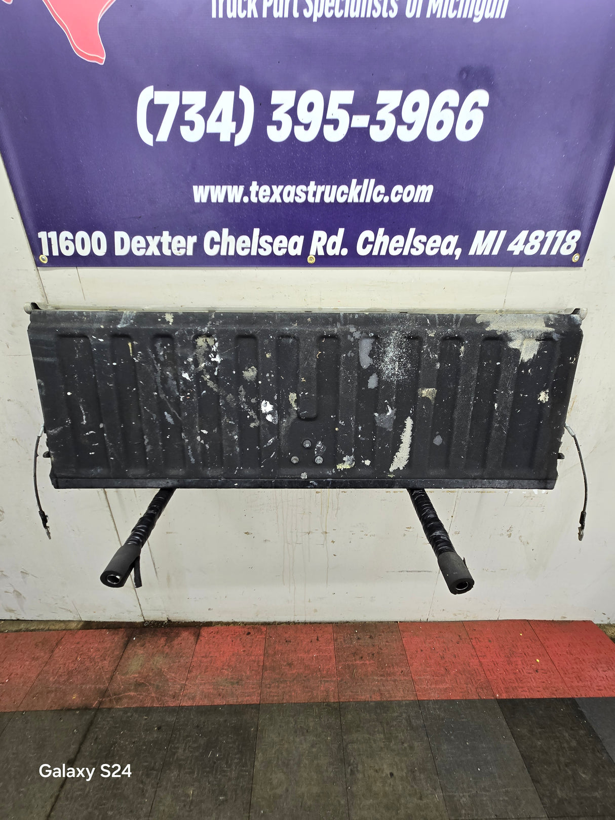 1999-2007 Chevrolet Silverado / GMC Sierra 1500 2500 HD 3500 HD Tailgate