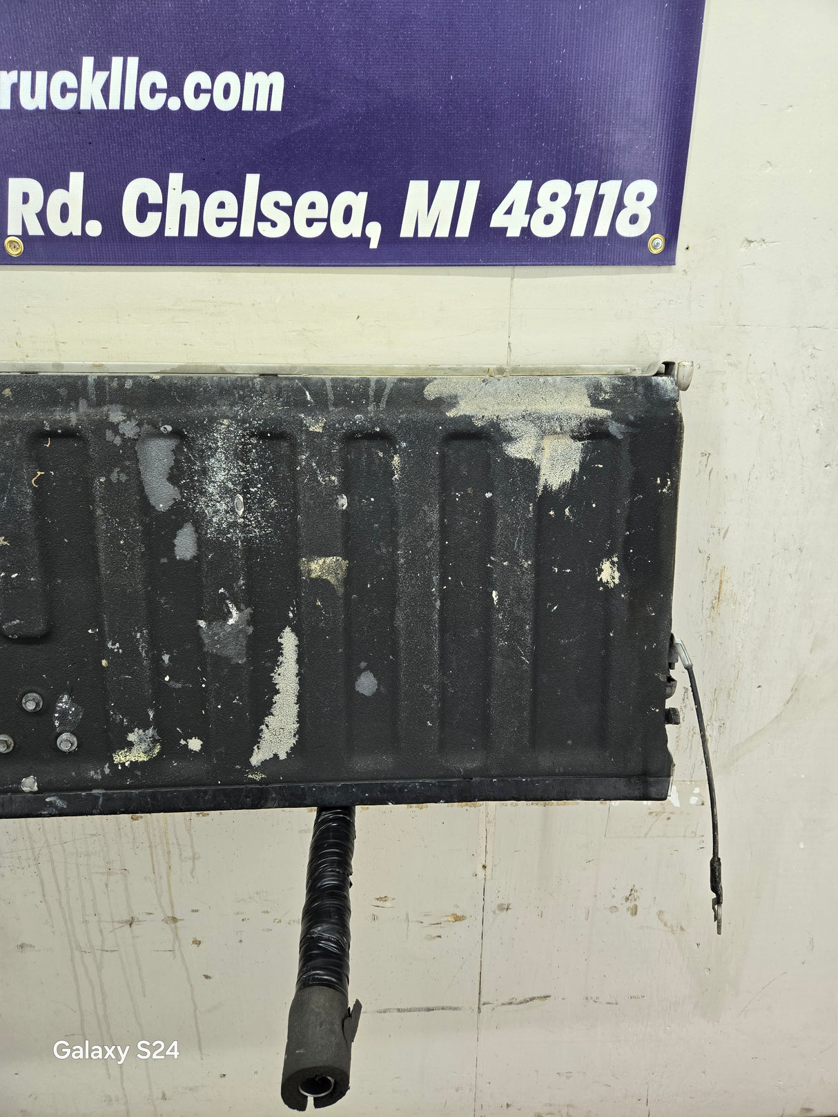 1999-2007 Chevrolet Silverado / GMC Sierra 1500 2500 HD 3500 HD Tailgate