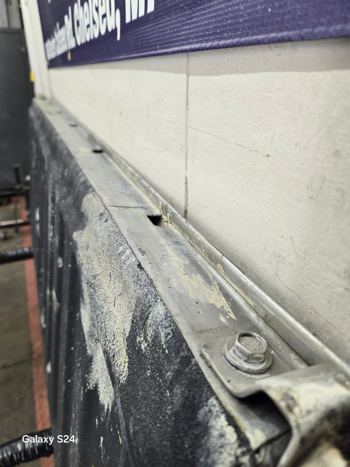 1999-2007 Chevrolet Silverado / GMC Sierra 1500 2500 HD 3500 HD Tailgate