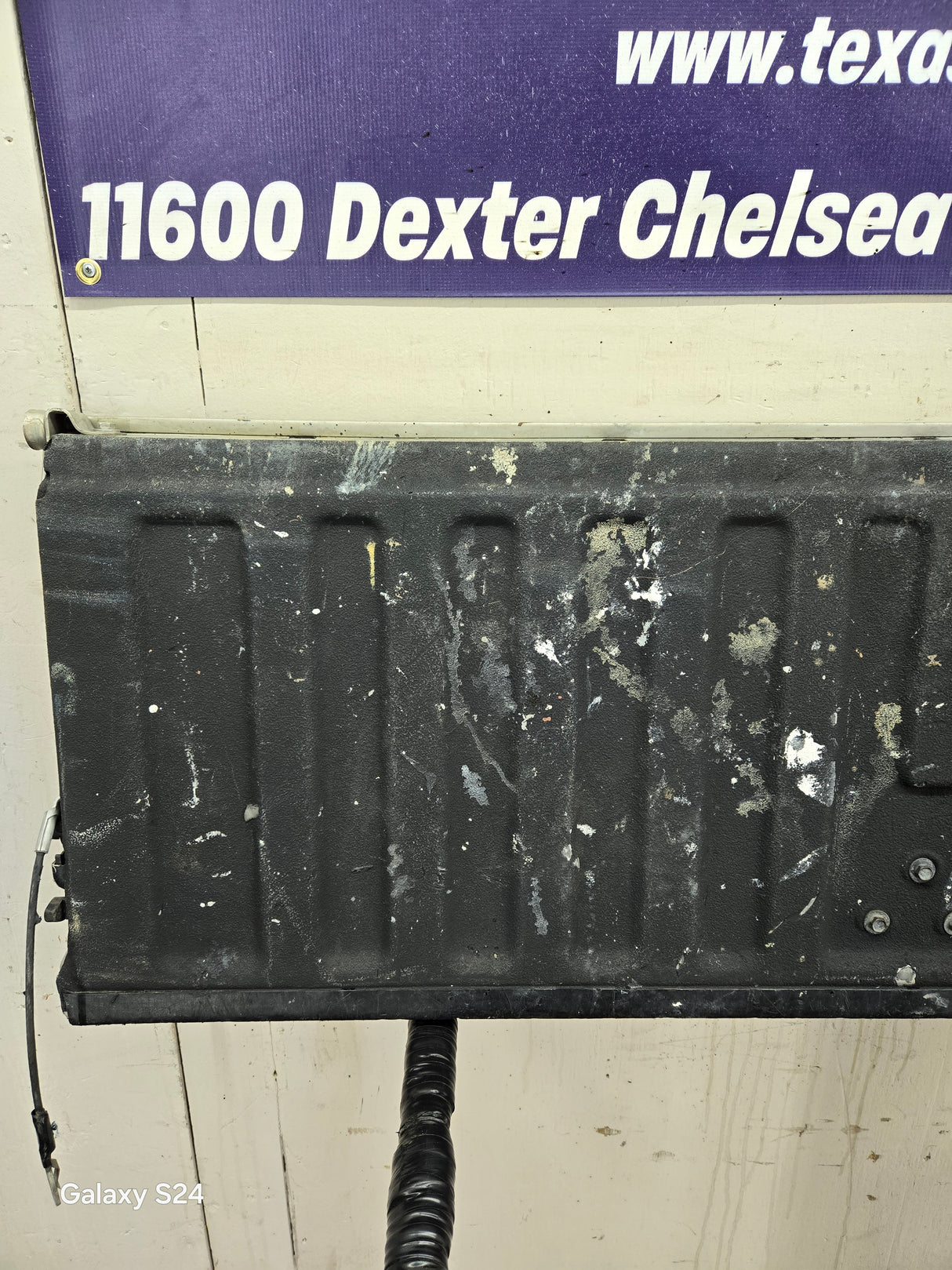 1999-2007 Chevrolet Silverado / GMC Sierra 1500 2500 HD 3500 HD Tailgate