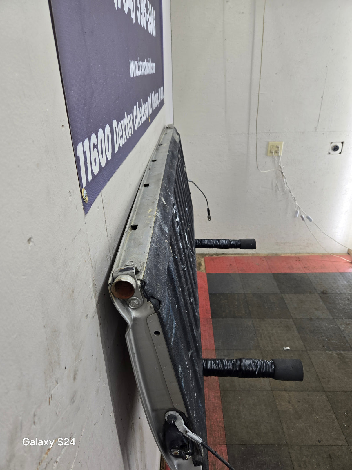 1999-2007 Chevrolet Silverado / GMC Sierra 1500 2500 HD 3500 HD Tailgate