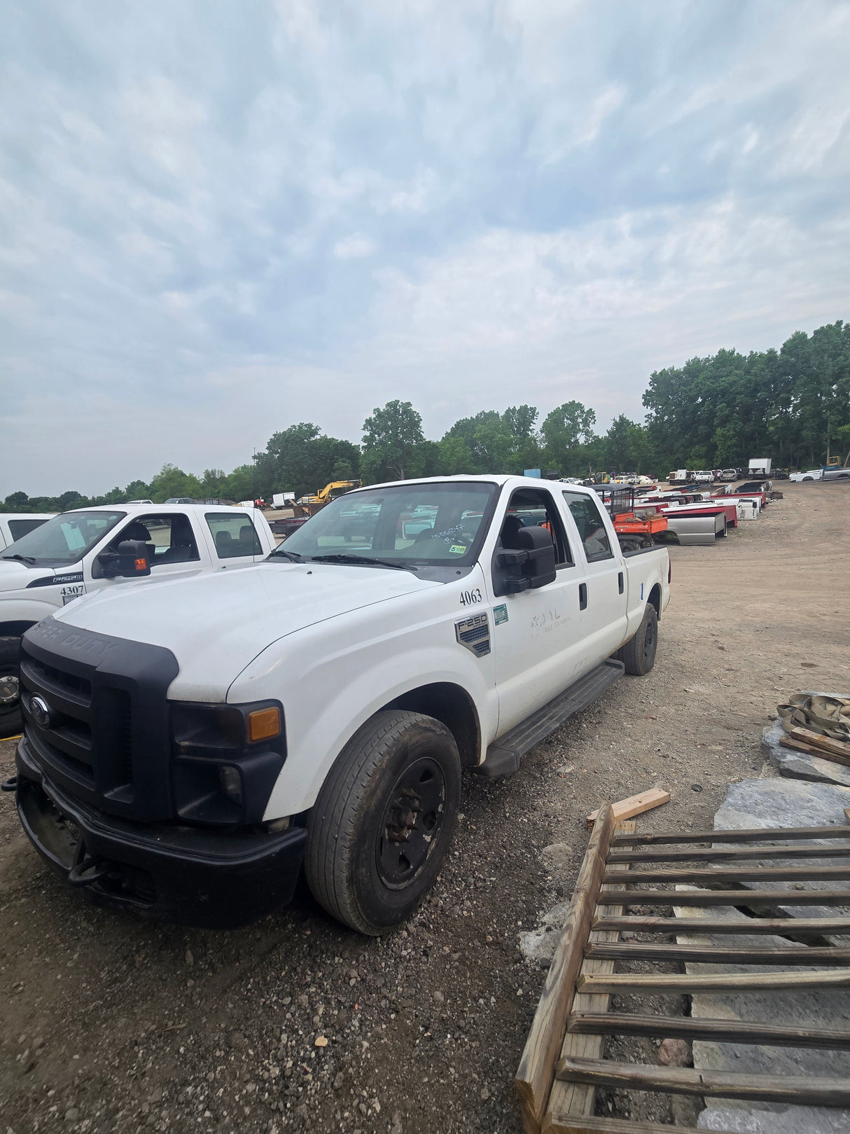 2009 Ford F-250 Crew Cab 6.9' Short Bed Super Duty - FULL PART OUT
