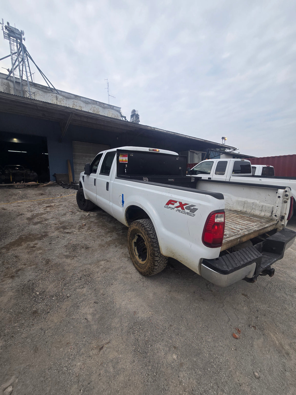 2010 Ford F-250 Crew Cab 6.9' Short Bed Super Duty 4x4 - FULL PART OUT