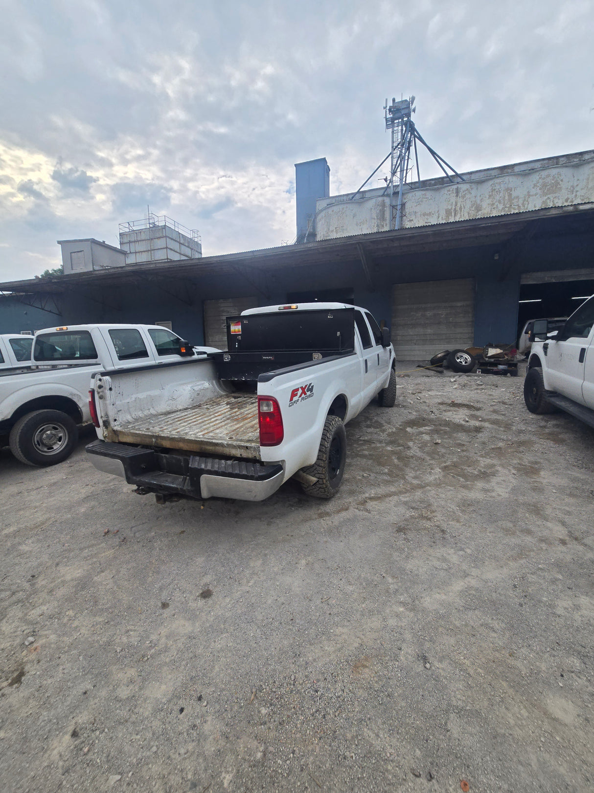 2010 Ford F-250 Crew Cab 6.9' Short Bed Super Duty 4x4 - FULL PART OUT