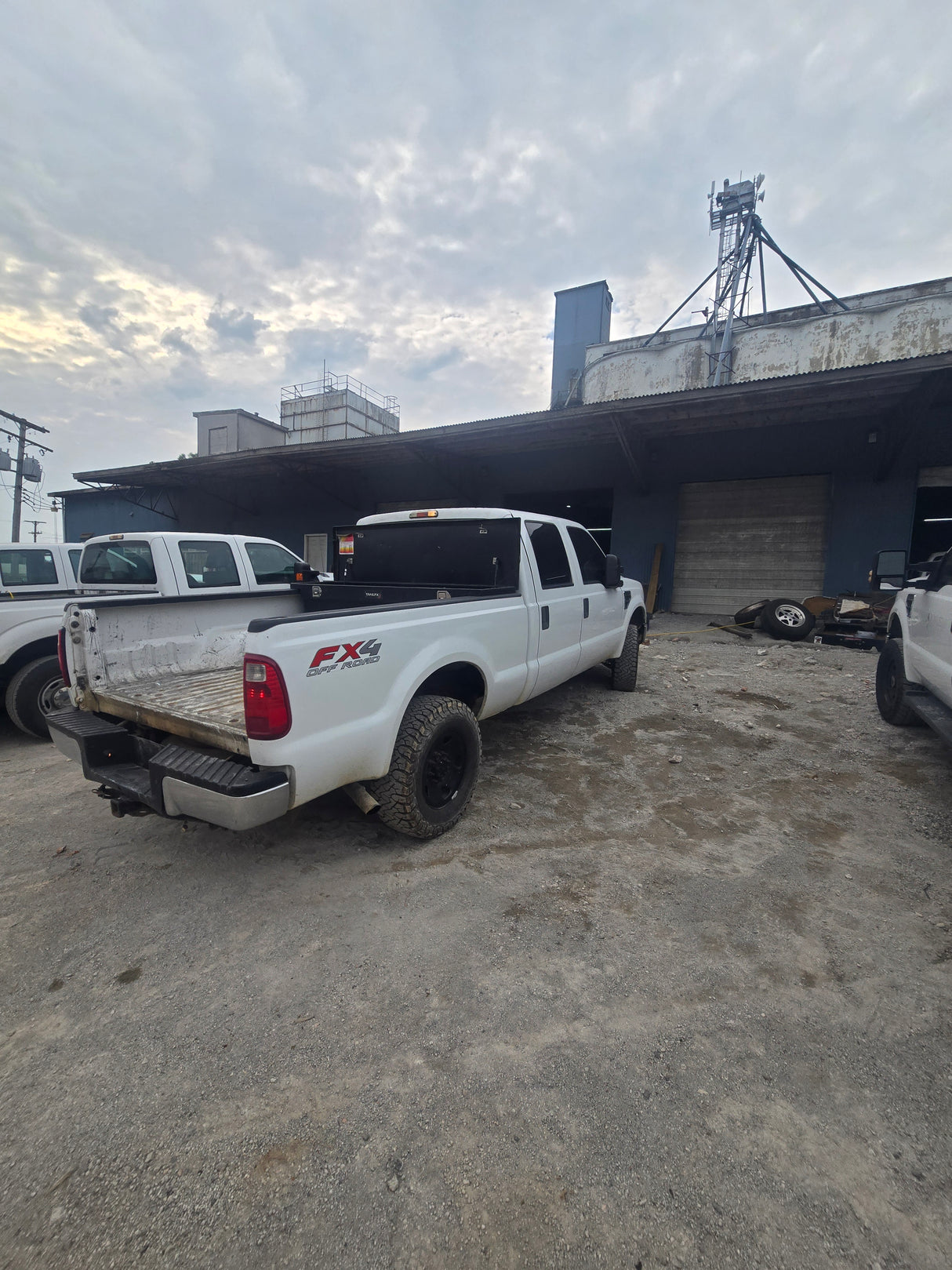 2010 Ford F-250 Crew Cab 6.9' Short Bed Super Duty 4x4 - FULL PART OUT