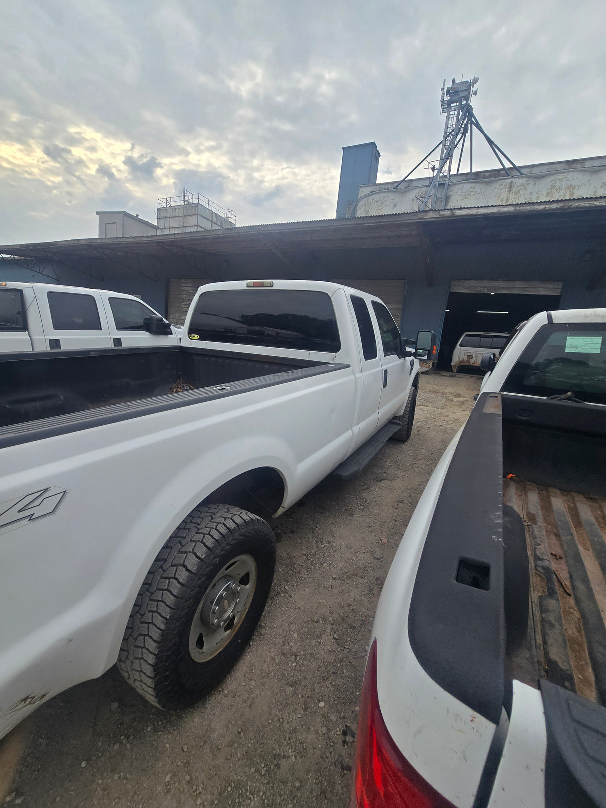 2010 Ford F-250 Extended Cab Long Bed Super Duty 4x4 - FULL PART OUT