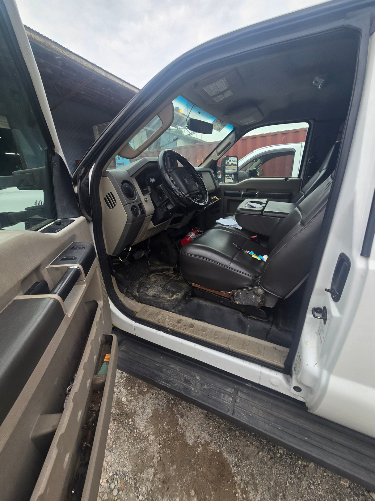 2010 Ford F-250 Extended Cab Long Bed Super Duty 4x4 - FULL PART OUT