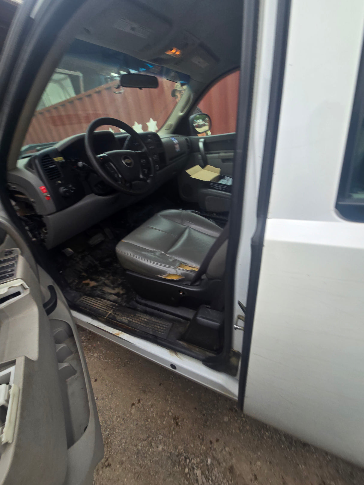 2013 Chevrolet Silverado 1500HD Extended Cab Short Bed 6.5' - FULL PART OUT