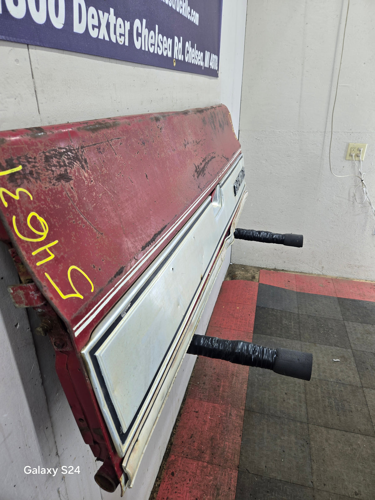 1973-1987 Chevrolet / GMC Square Body Tailgate C10 C15 C20 C25 C35 K10 K15 K20 K25 K35