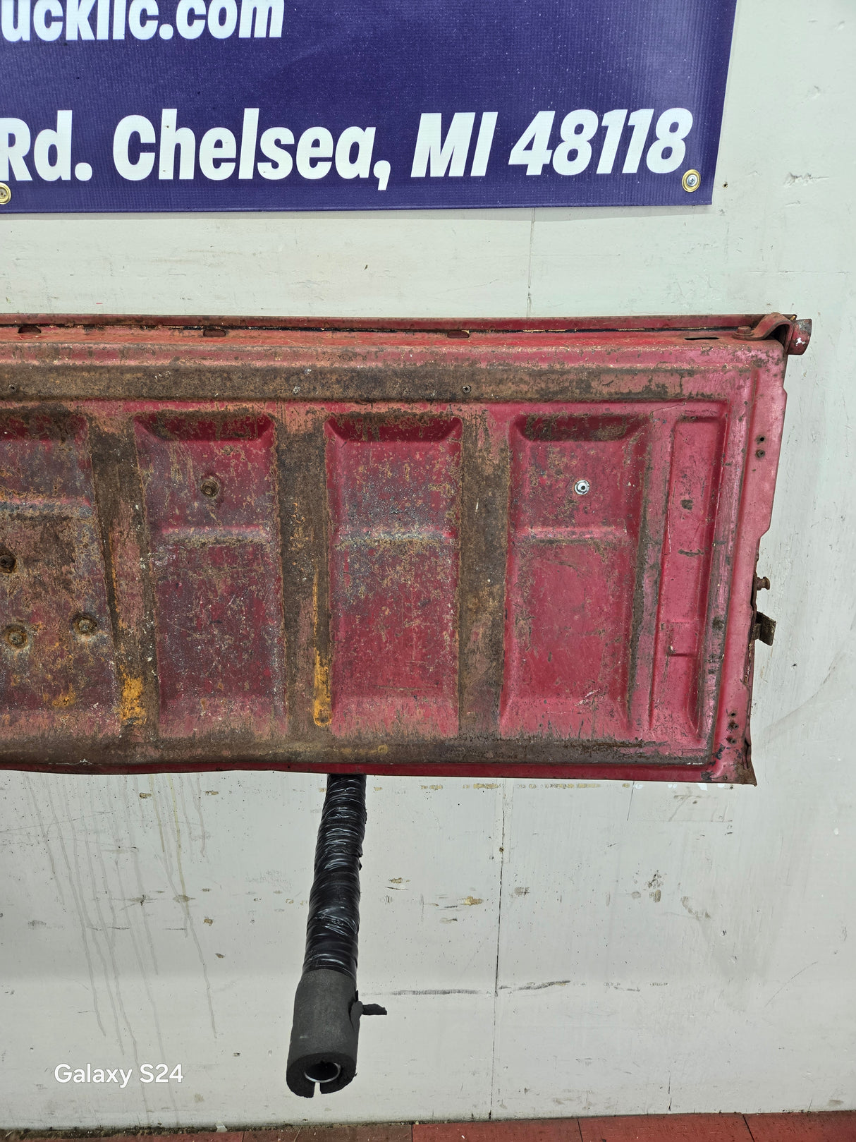 1973-1987 Chevrolet / GMC Square Body Tailgate C10 C15 C20 C25 C35 K10 K15 K20 K25 K35