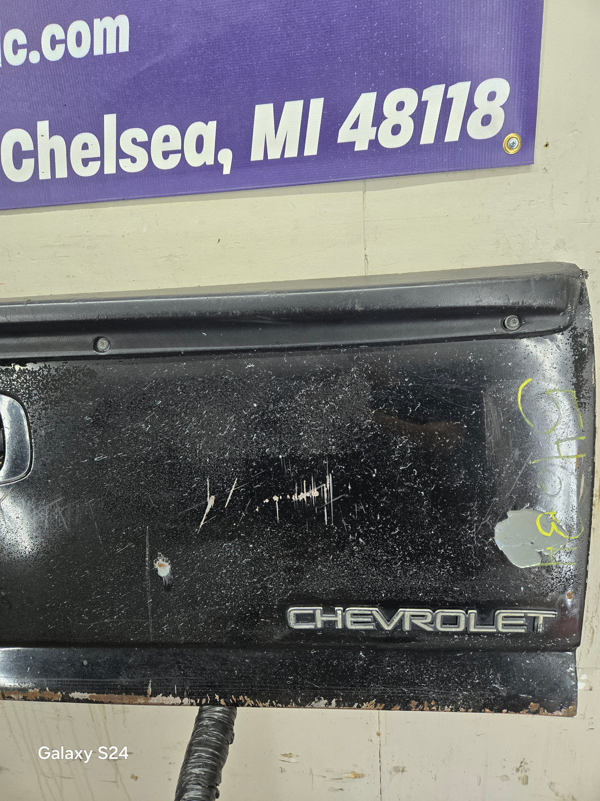 1999-2007 Chevrolet Silverado / GMC Sierra 1500 2500 HD 3500 HD Tailgate