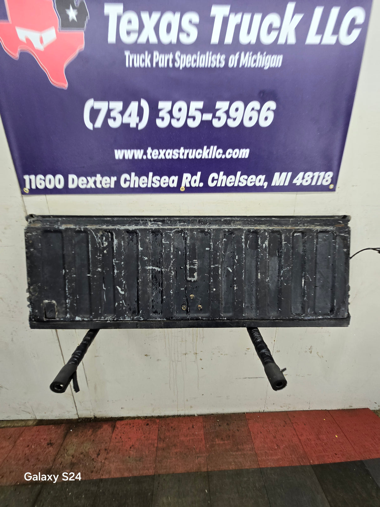 1999-2007 Chevrolet Silverado / GMC Sierra 1500 2500 HD 3500 HD Tailgate