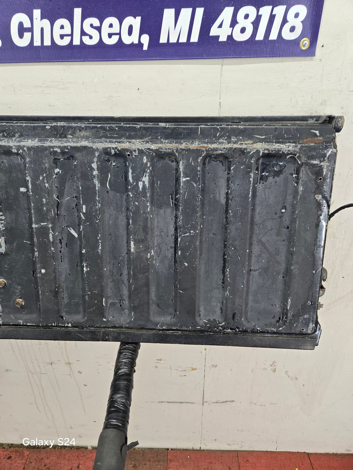 1999-2007 Chevrolet Silverado / GMC Sierra 1500 2500 HD 3500 HD Tailgate