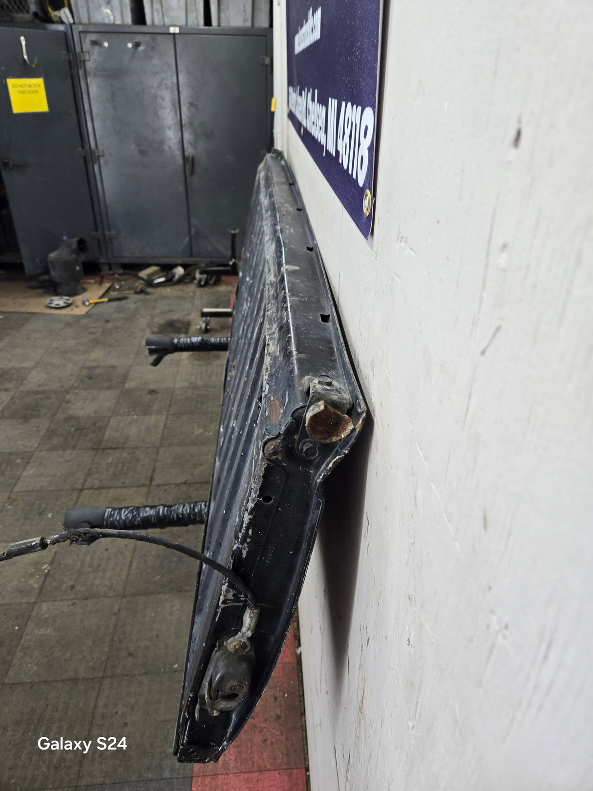 1999-2007 Chevrolet Silverado / GMC Sierra 1500 2500 HD 3500 HD Tailgate