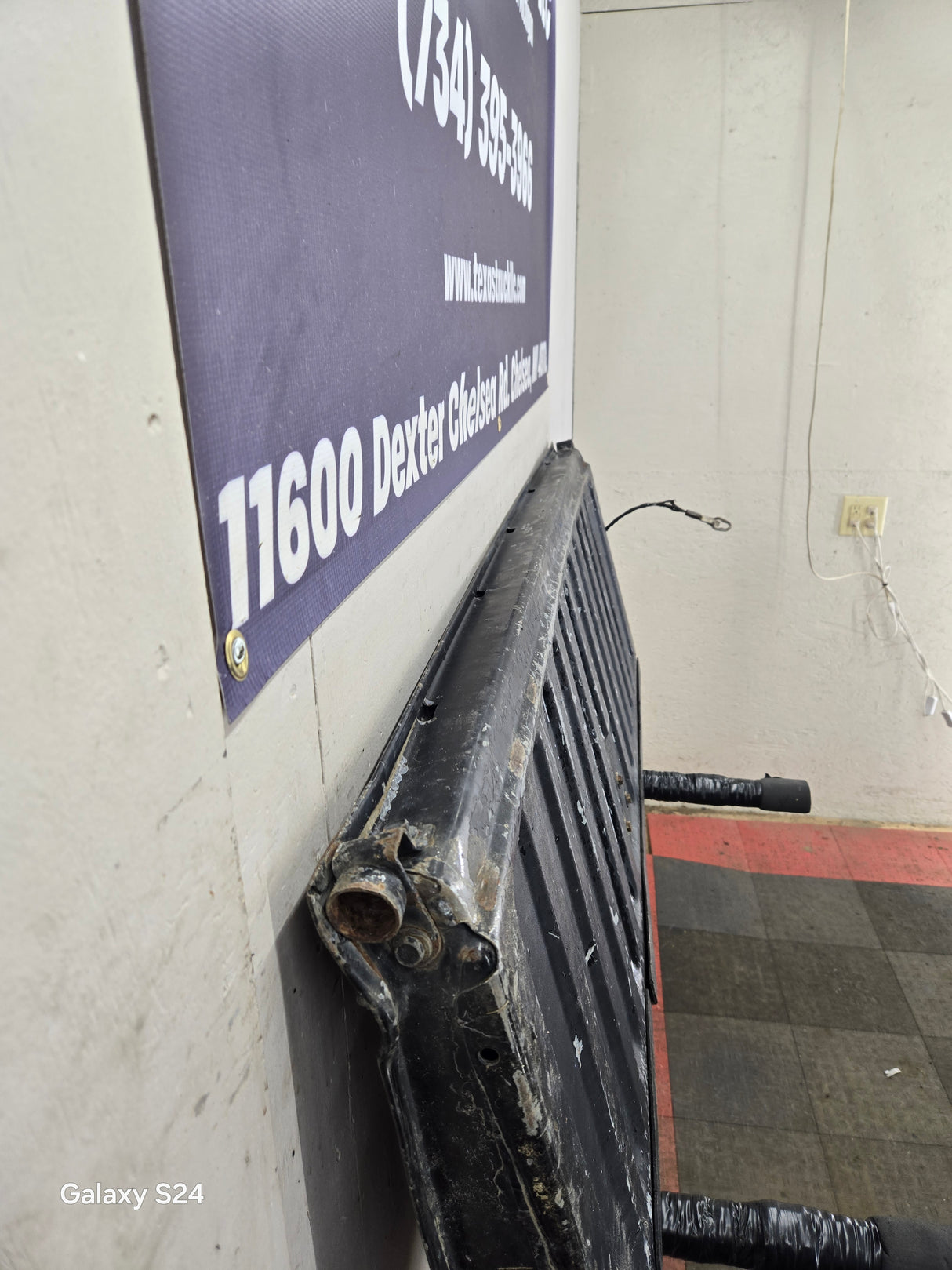 1999-2007 Chevrolet Silverado / GMC Sierra 1500 2500 HD 3500 HD Tailgate