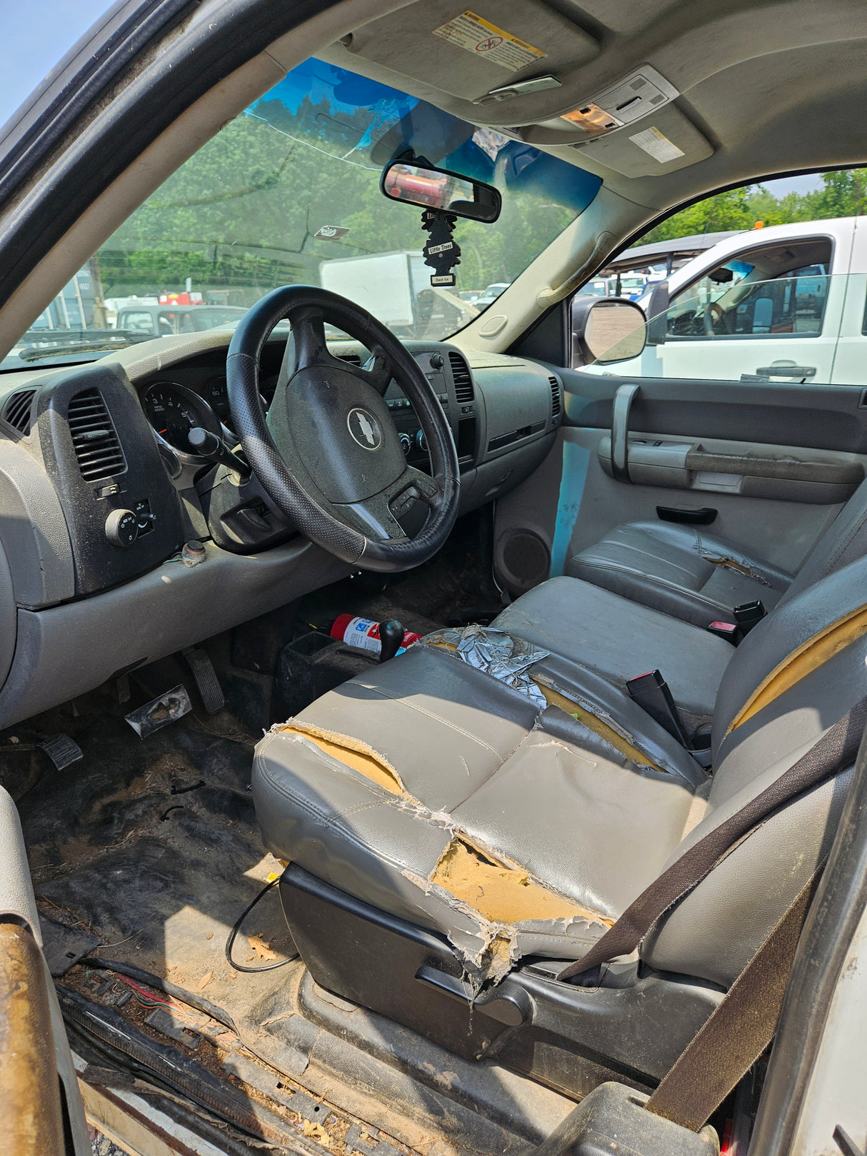 2008 Chevrolet Silverado 2500HD Extended Cab Short Bed 6.5' - FULL PART OUT