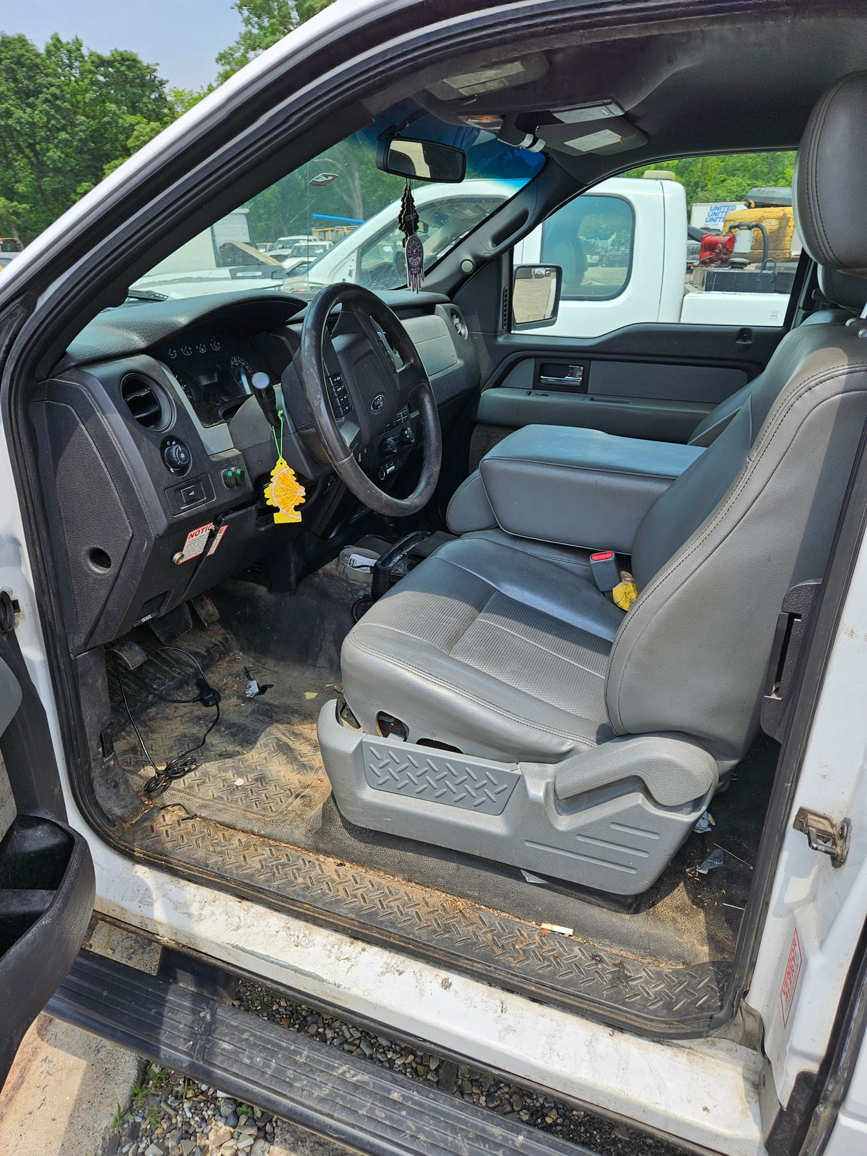 2010 Ford F-150 Extended Cab 6.5' Short Bed 4 Door  - FULL PART OUT