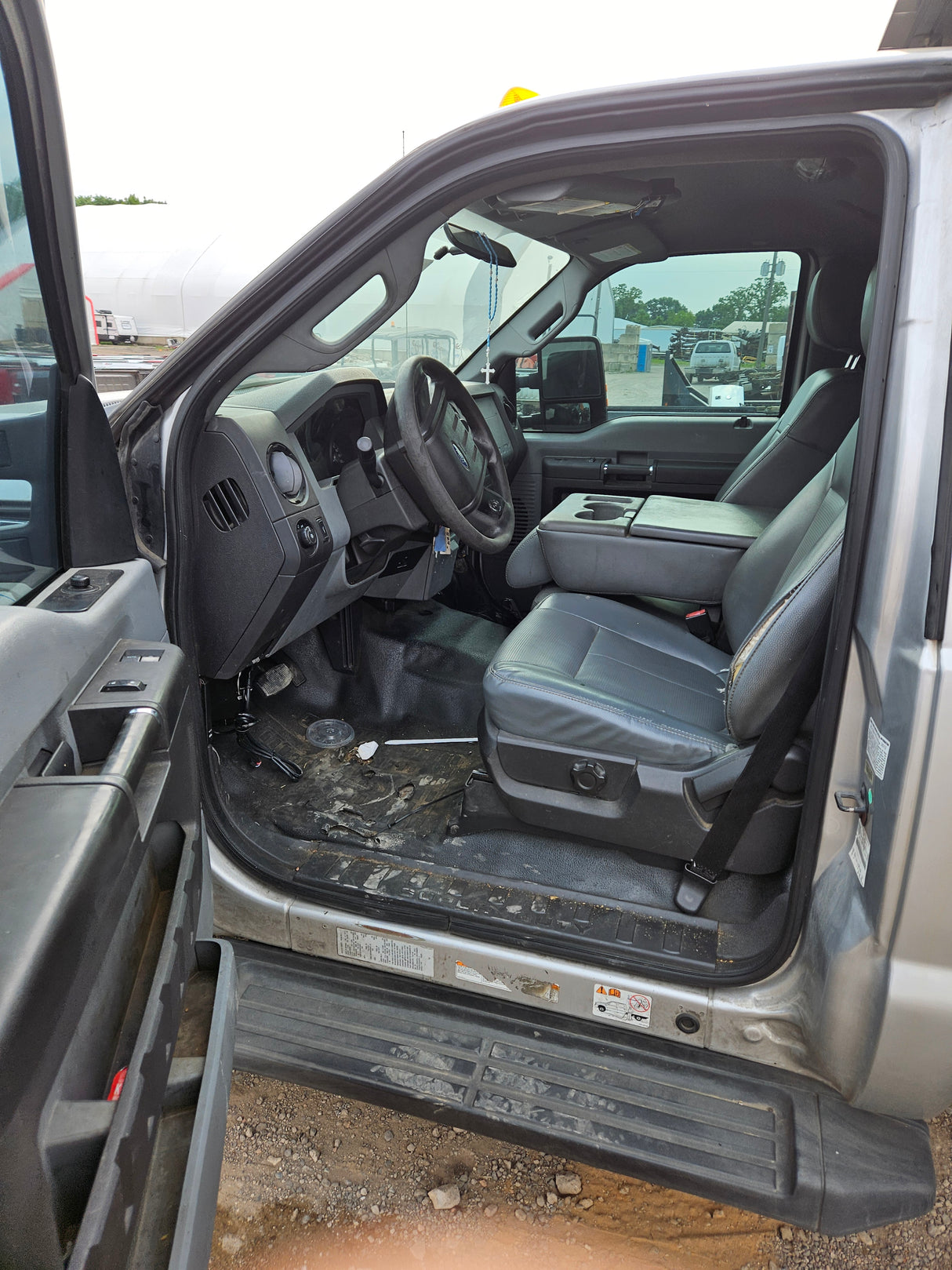 2012 Ford F-450 Super Duty Regular Cab Cab and Chassis 6.7L Power Stroke 2x4 Dual Rear Wheel - FULL PART OUT