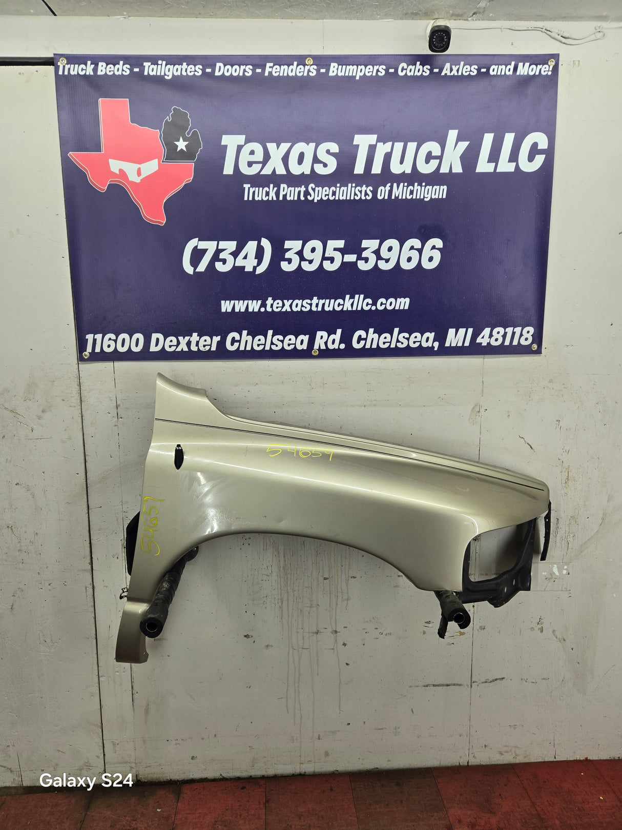 2003-2005 Dodge Ram 3rd Gen 1500 2500 3500 RH Passenger Side Front Fender