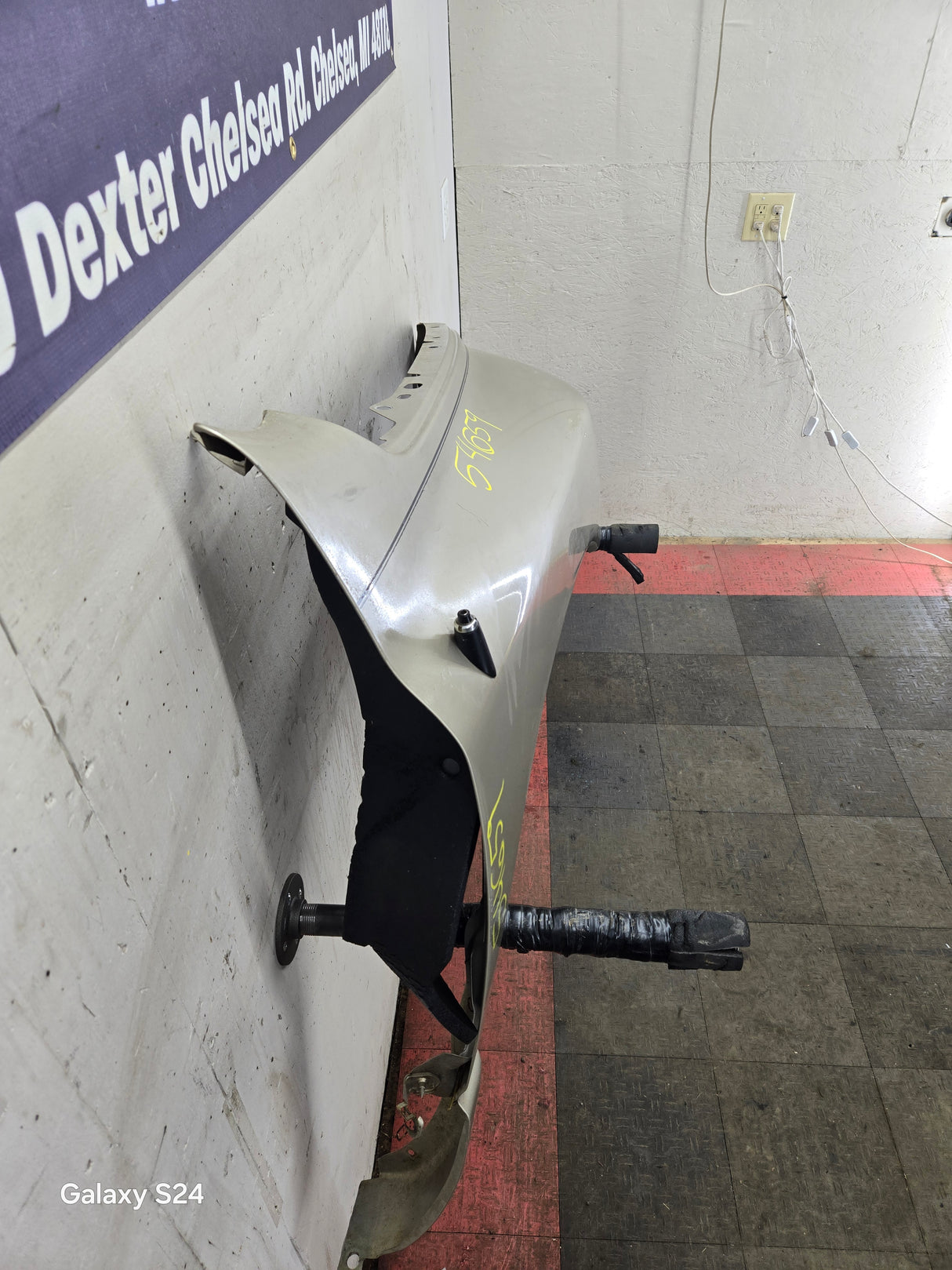 2003-2005 Dodge Ram 3rd Gen 1500 2500 3500 RH Passenger Side Front Fender