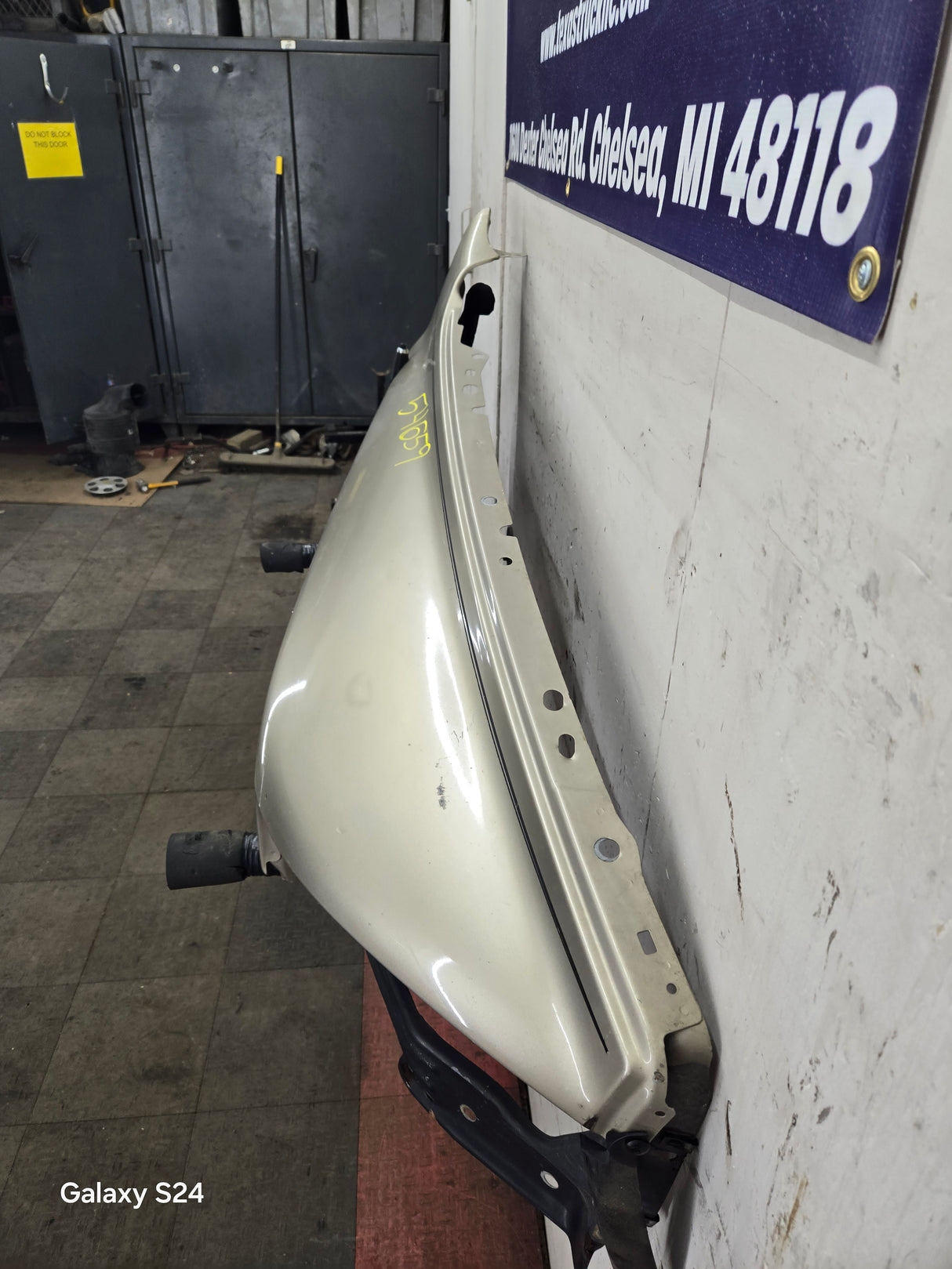 2003-2005 Dodge Ram 3rd Gen 1500 2500 3500 RH Passenger Side Front Fender