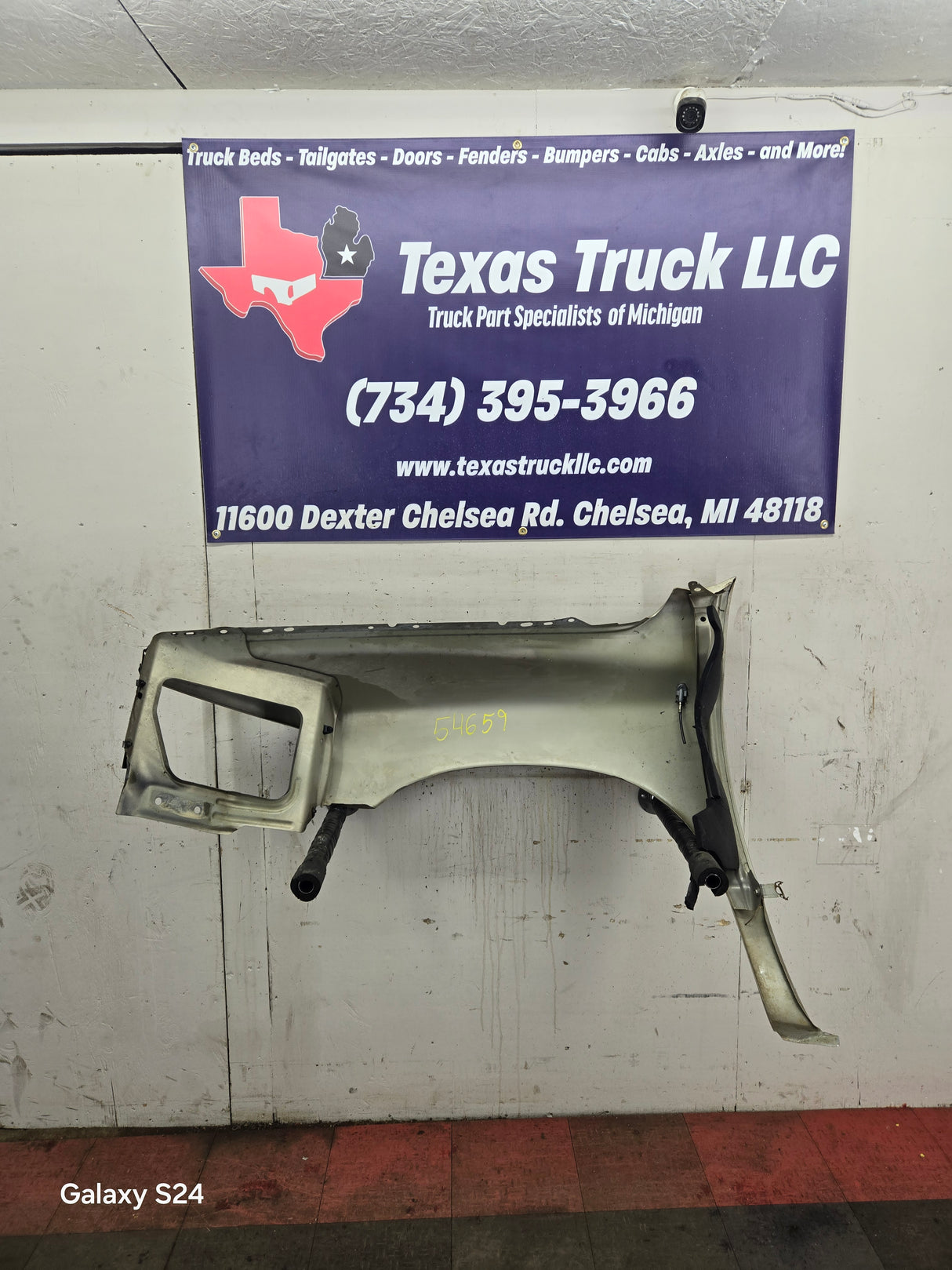 2003-2005 Dodge Ram 3rd Gen 1500 2500 3500 RH Passenger Side Front Fender