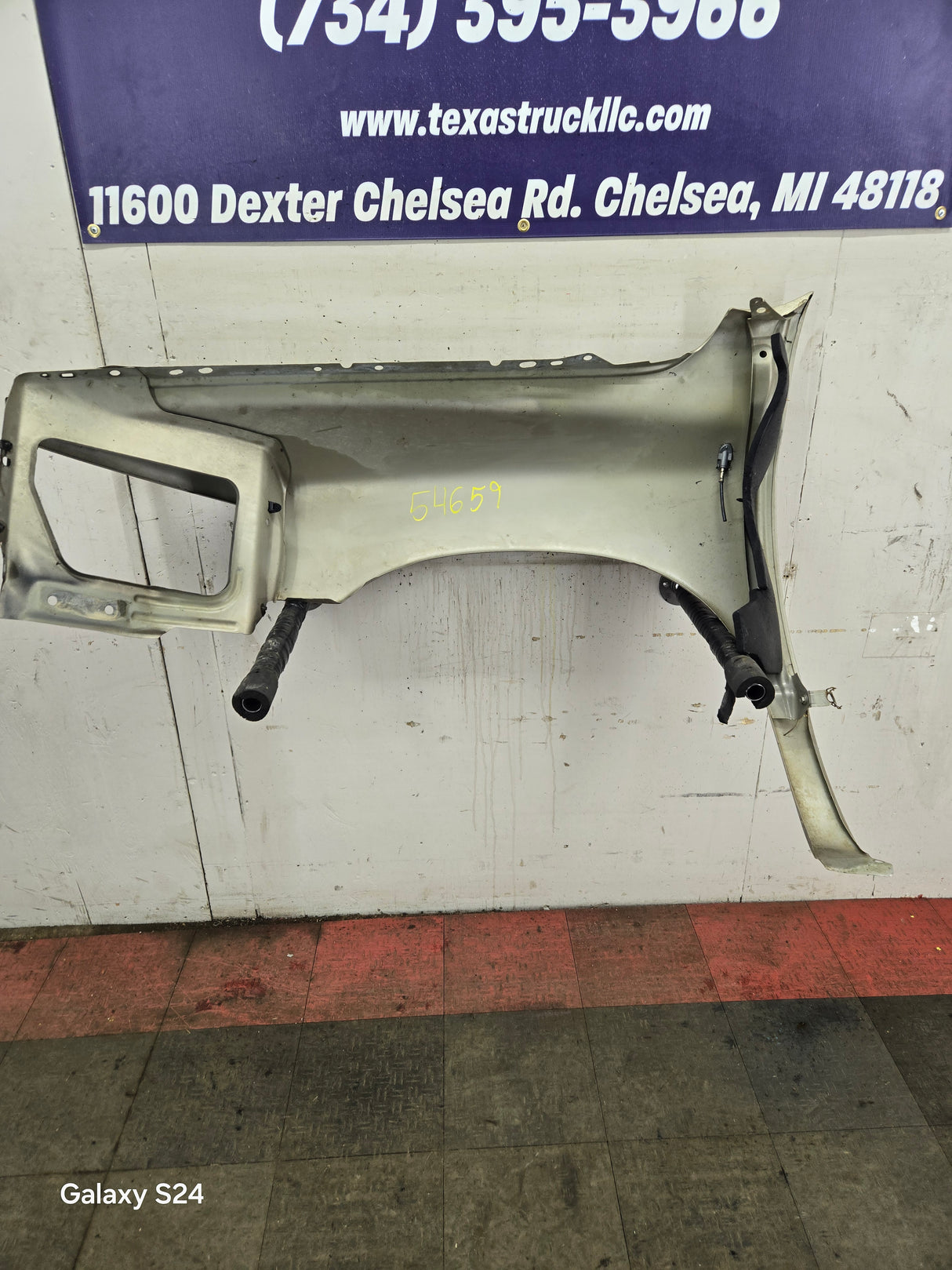 2003-2005 Dodge Ram 3rd Gen 1500 2500 3500 RH Passenger Side Front Fender