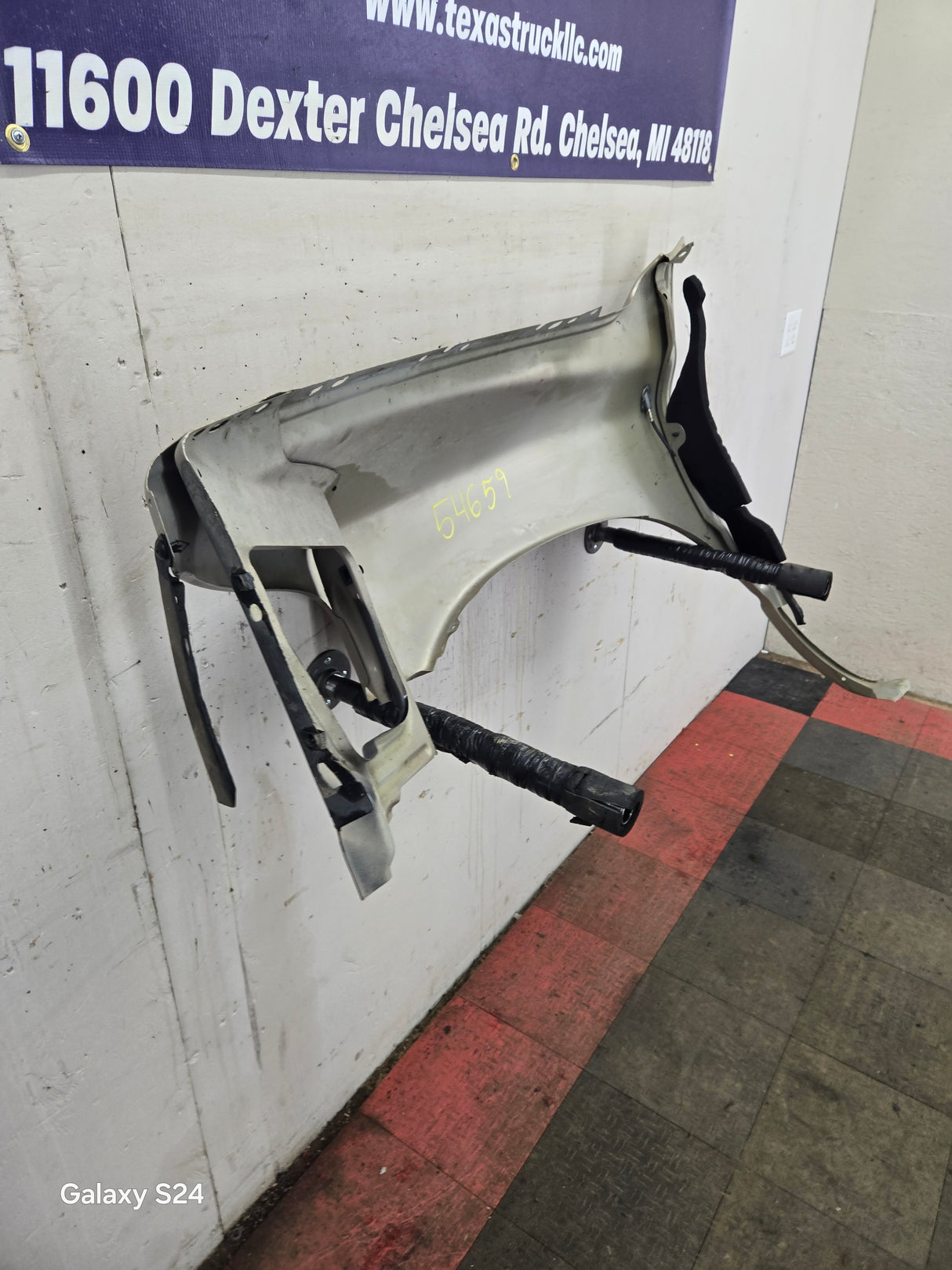 2003-2005 Dodge Ram 3rd Gen 1500 2500 3500 RH Passenger Side Front Fender