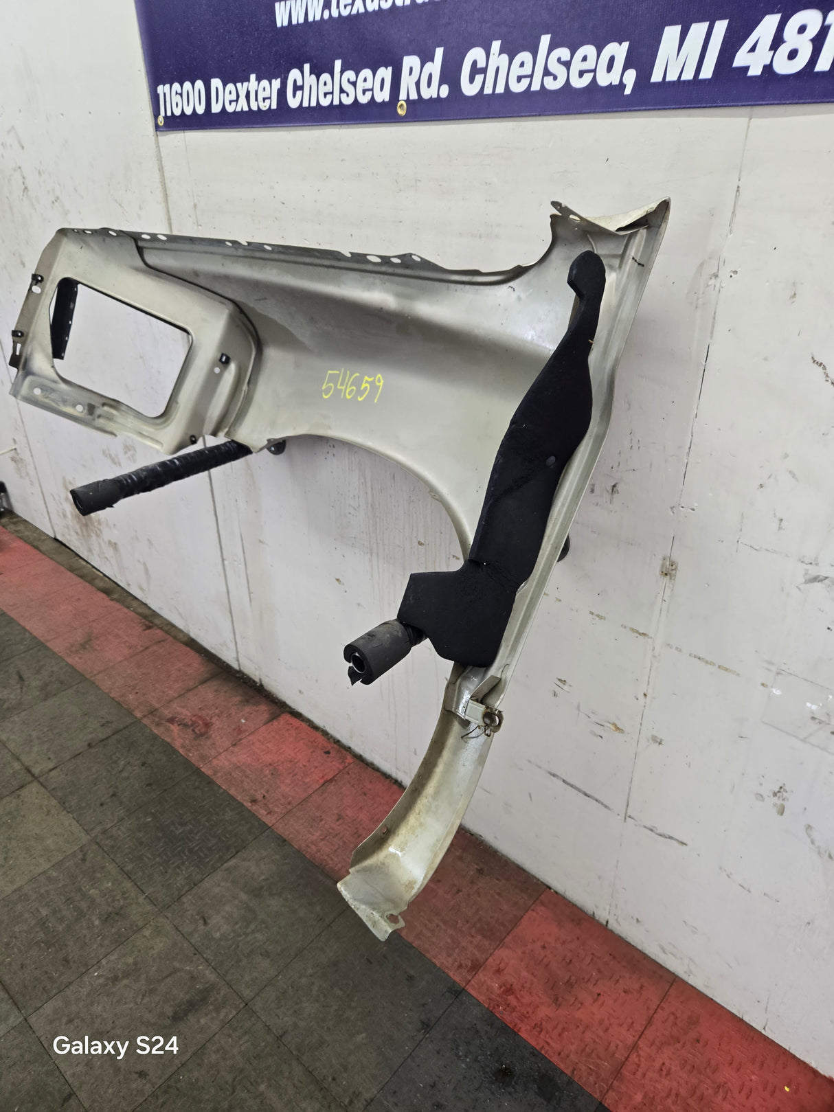 2003-2005 Dodge Ram 3rd Gen 1500 2500 3500 RH Passenger Side Front Fender