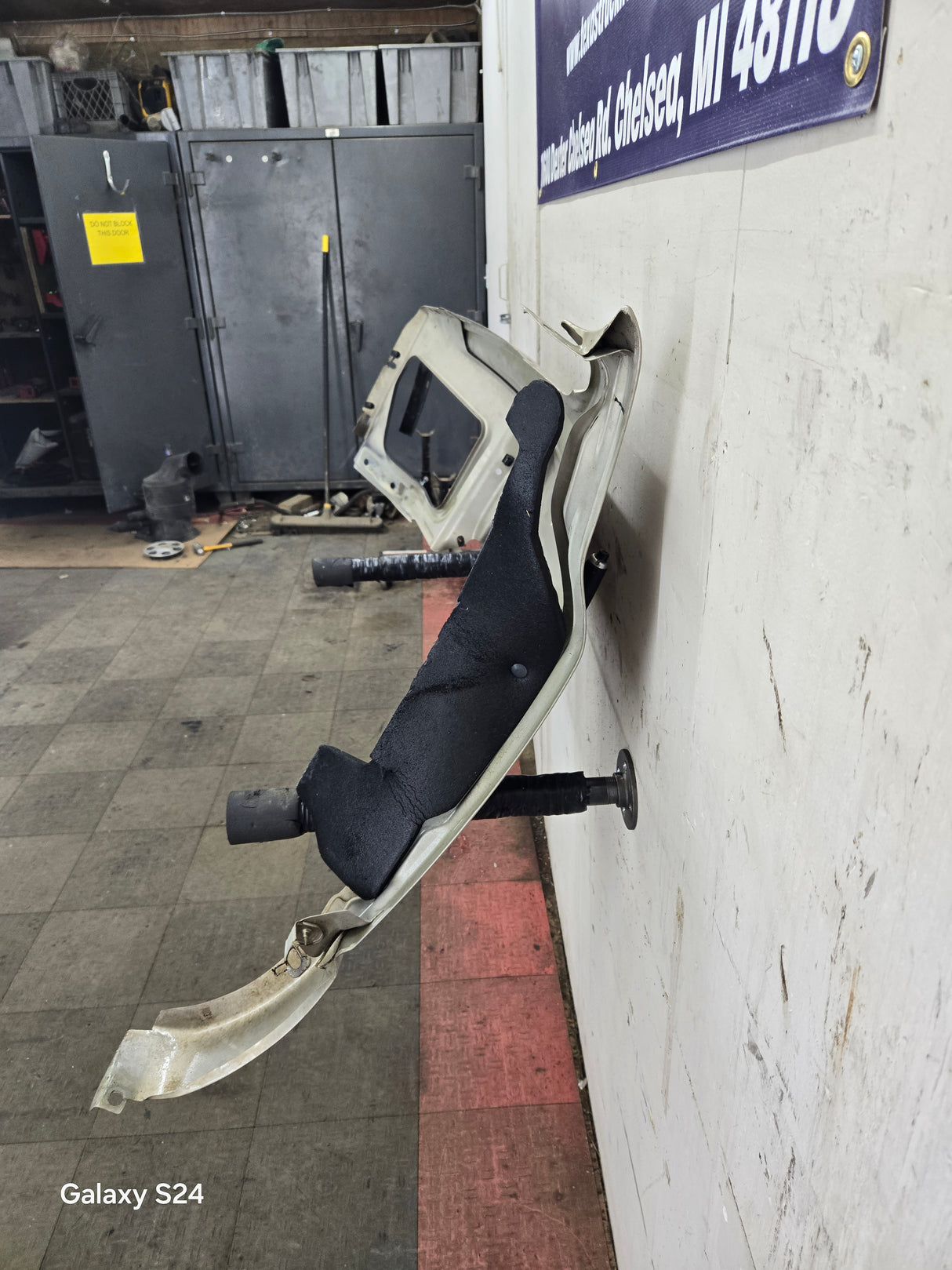 2003-2005 Dodge Ram 3rd Gen 1500 2500 3500 RH Passenger Side Front Fender