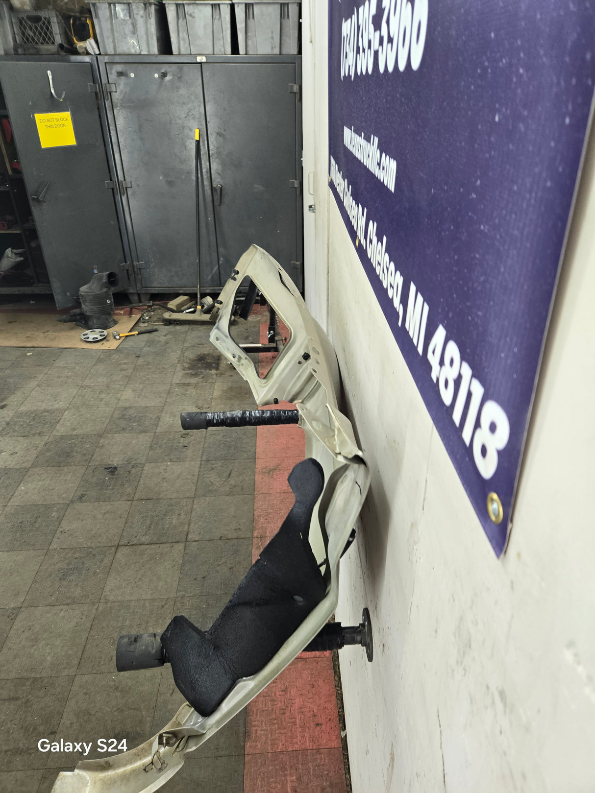 2003-2005 Dodge Ram 3rd Gen 1500 2500 3500 RH Passenger Side Front Fender