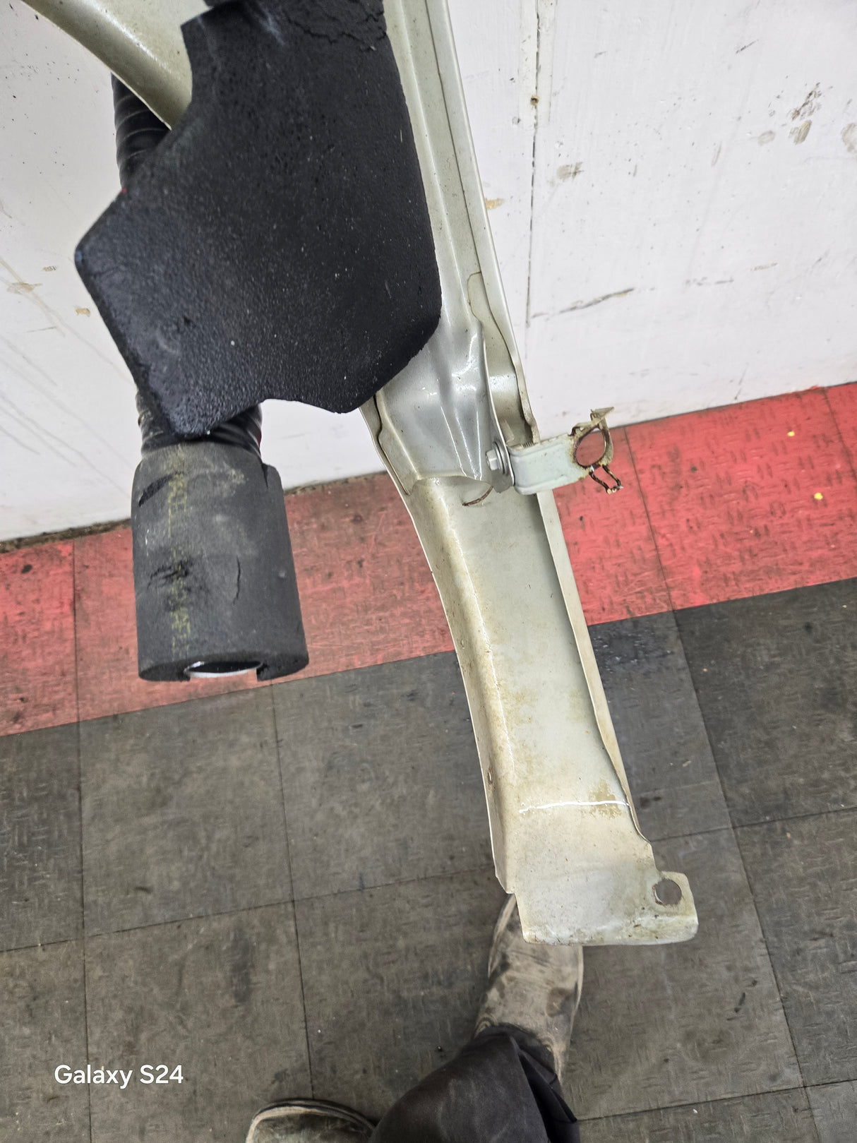 2003-2005 Dodge Ram 3rd Gen 1500 2500 3500 RH Passenger Side Front Fender