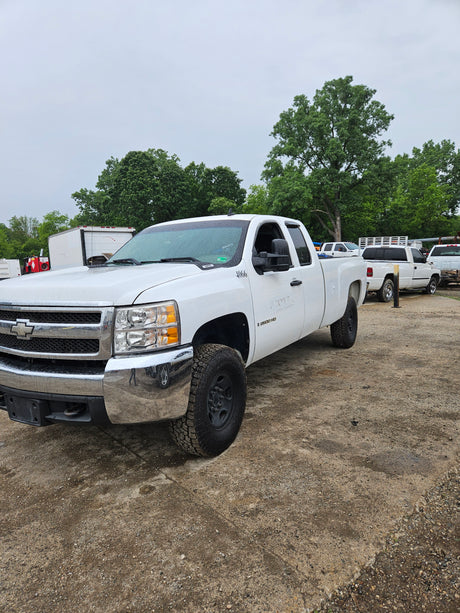 2008 Chevrolet Silverado 2500HD Extended Cab Long Bed 8' - FULL PART OUT