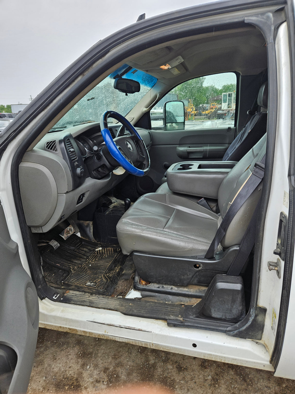 2008 Chevrolet Silverado 2500HD Extended Cab Long Bed 8' - FULL PART OUT