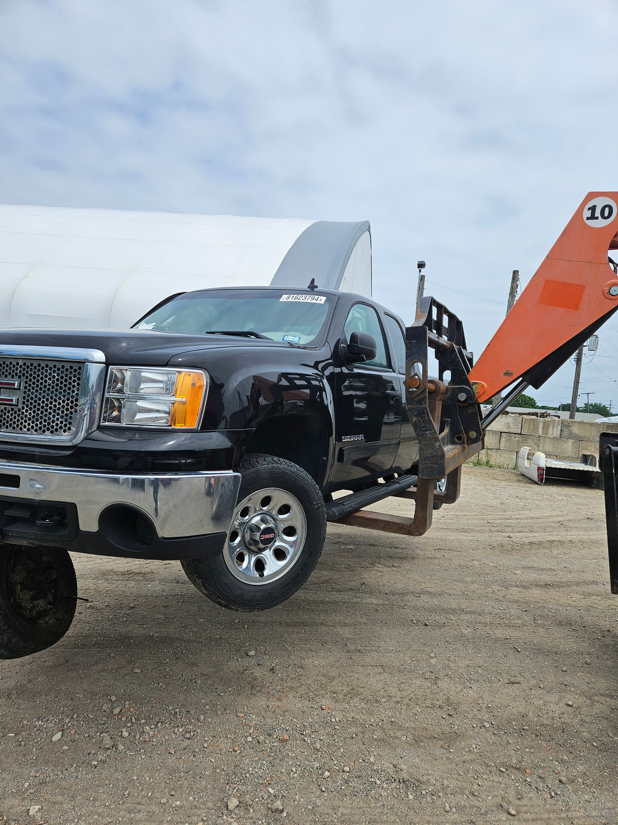 2011 GMC Sierra Extended Cab Short Bed 1500 - FULL PART OUT