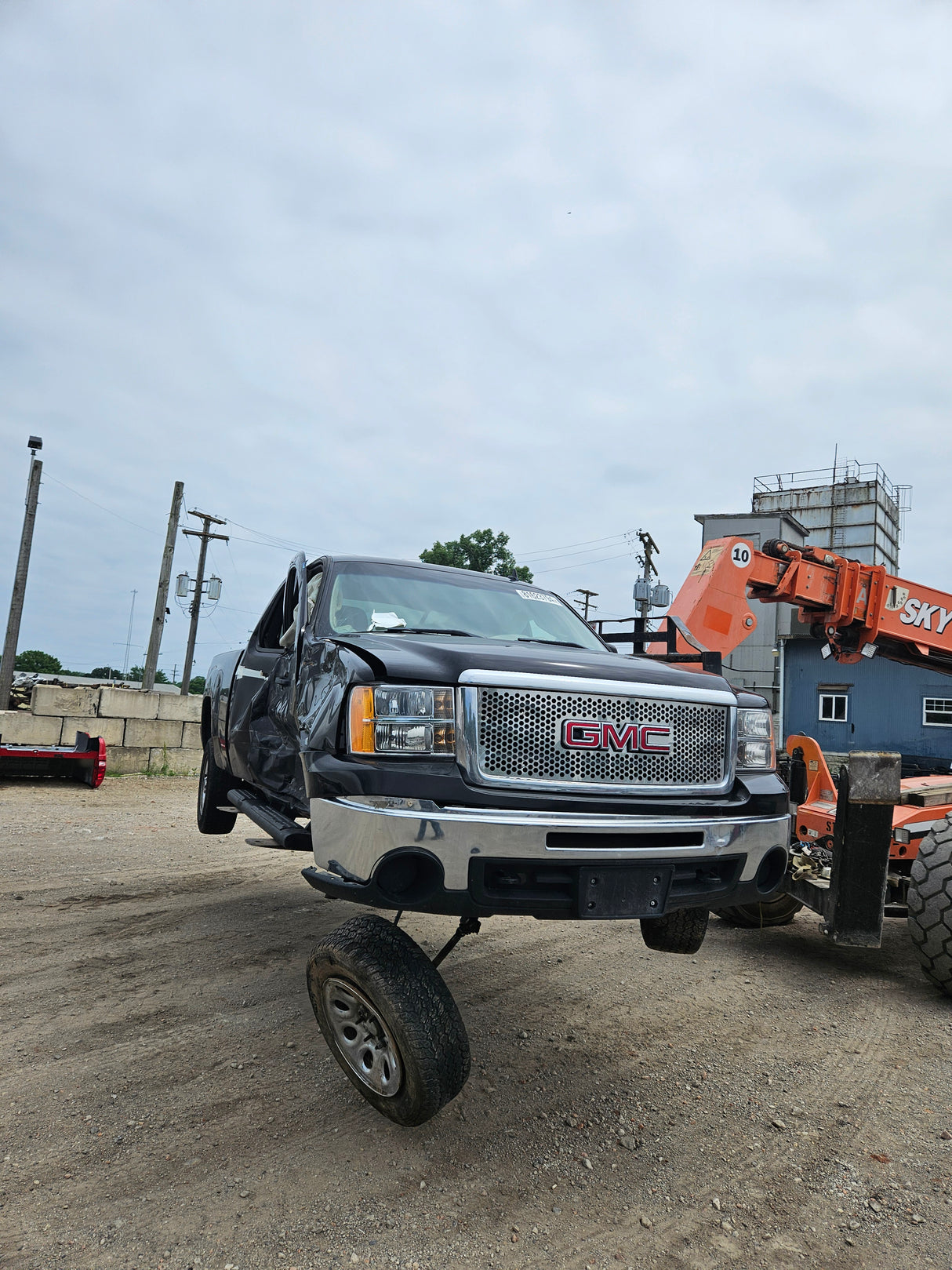 2011 GMC Sierra Extended Cab Short Bed 1500 - FULL PART OUT