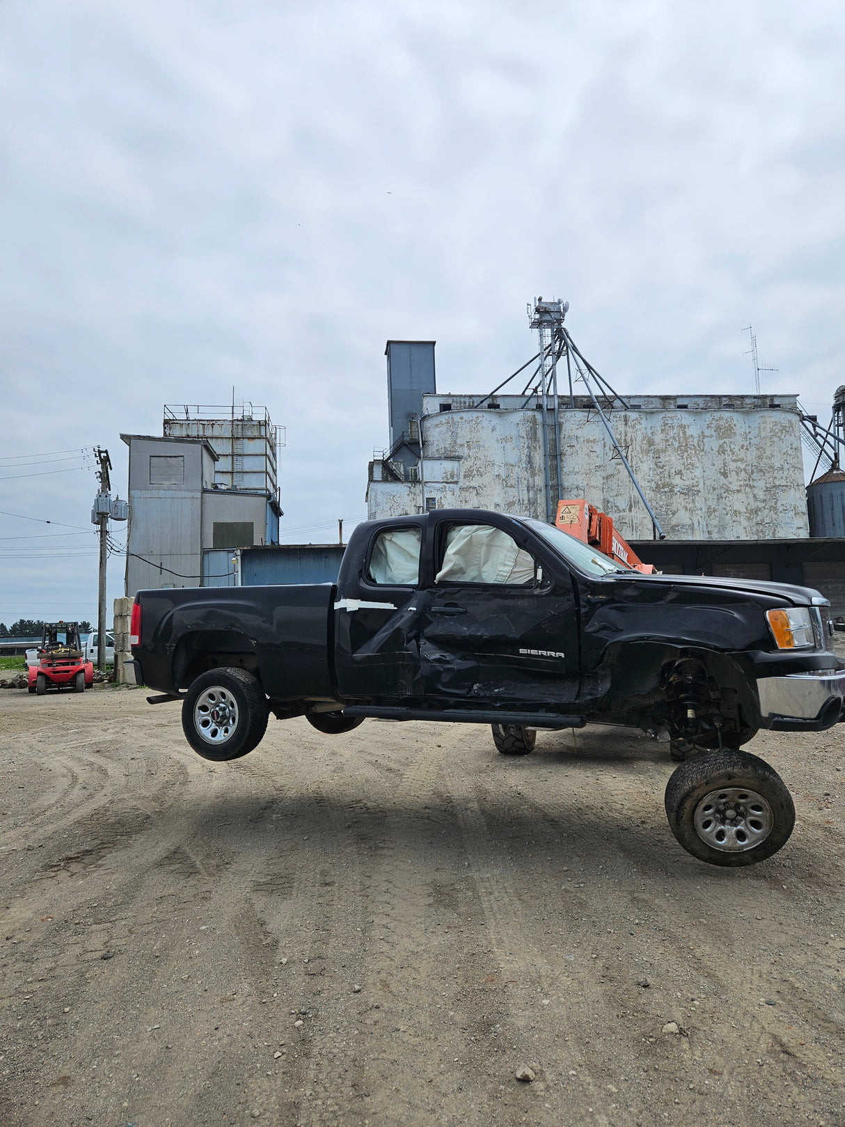 2011 GMC Sierra Extended Cab Short Bed 1500 - FULL PART OUT