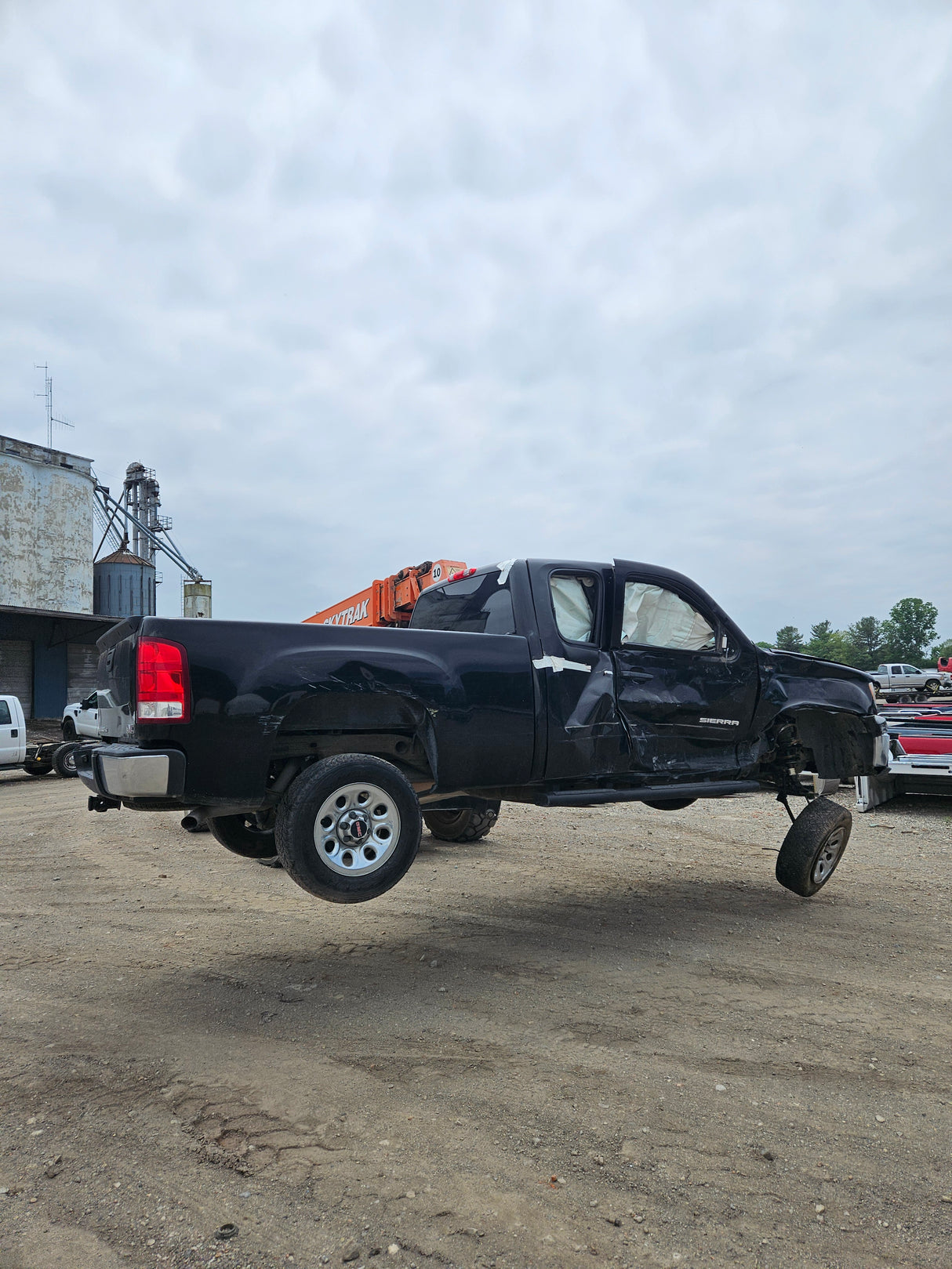 2011 GMC Sierra Extended Cab Short Bed 1500 - FULL PART OUT