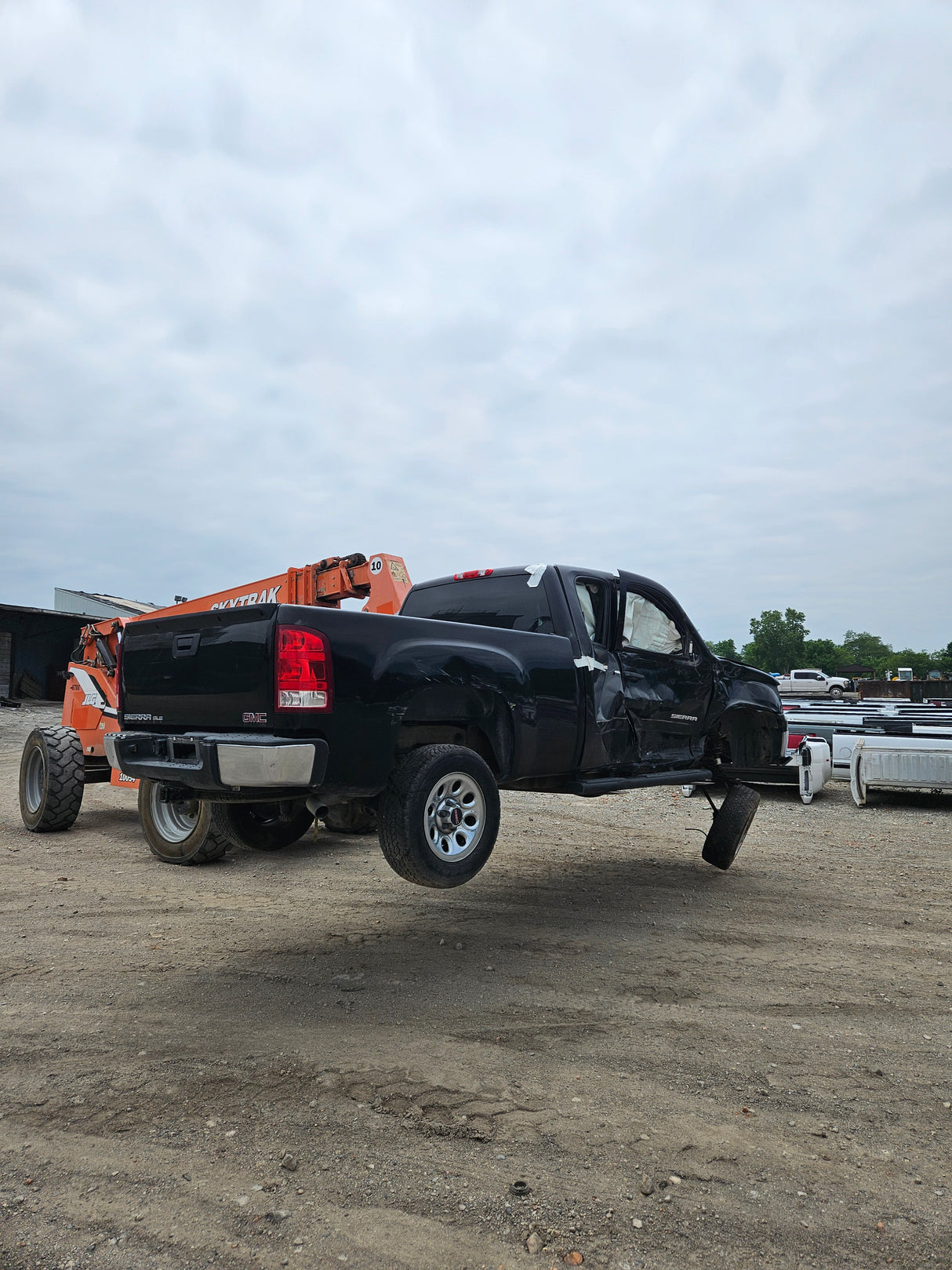2011 GMC Sierra Extended Cab Short Bed 1500 - FULL PART OUT