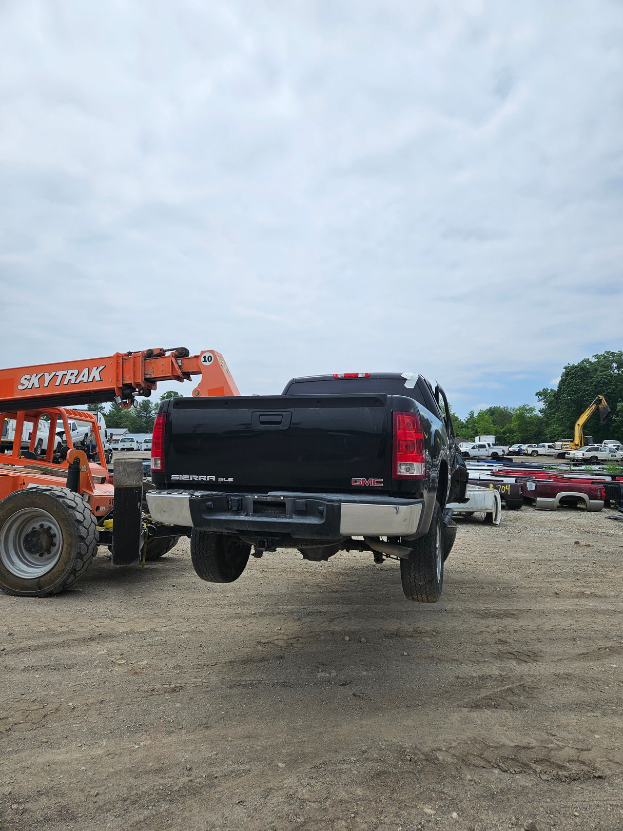2011 GMC Sierra Extended Cab Short Bed 1500 - FULL PART OUT